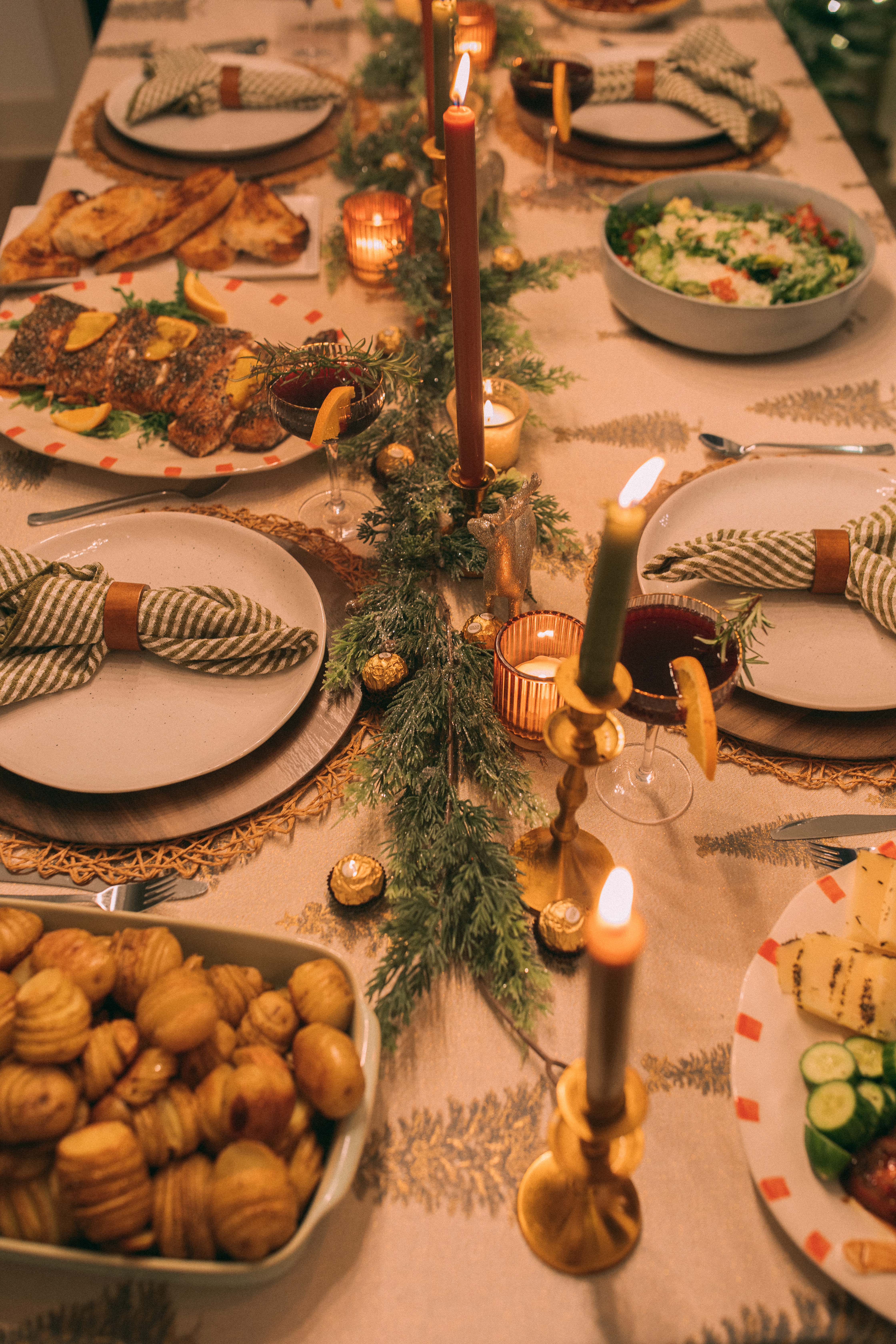 christmas recap, christmas morning, christmas blog, christmas decor, stockings, presents, toddler, dinner, table setting, home, lifestyle, blogging, motherhood, matching family pajamas, menu, holiday dinner, holiday celebrations, christmas day, pecan brownie pie, lottery pong, toddler gifts, cozy fireplace, cookies for santa, recap