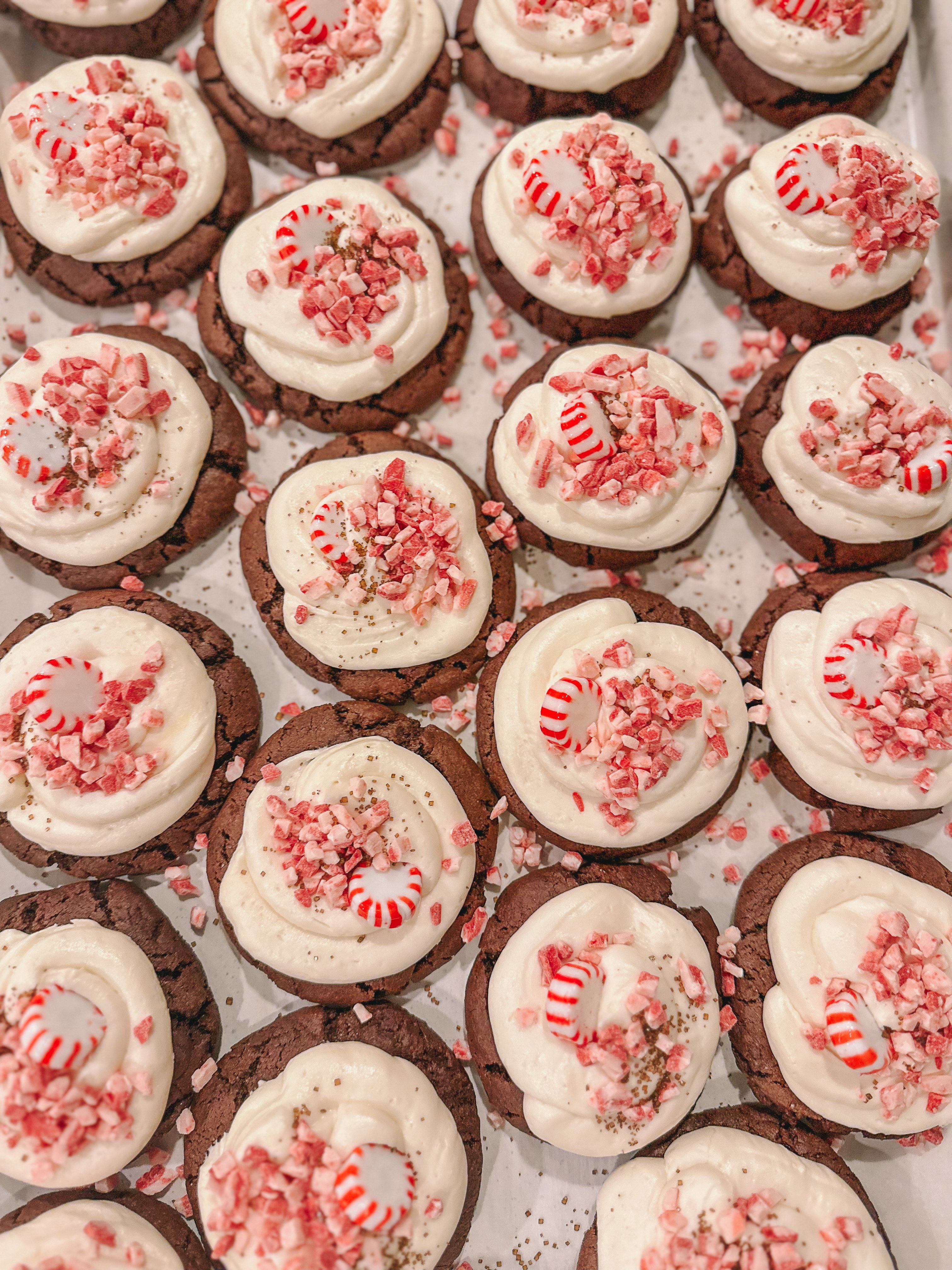 hot chocolate peppermint cookies, christmas cookies, chocolate cookies, christmas baking, andes, peppermint recipes, easy chocolate cookies, no chill time