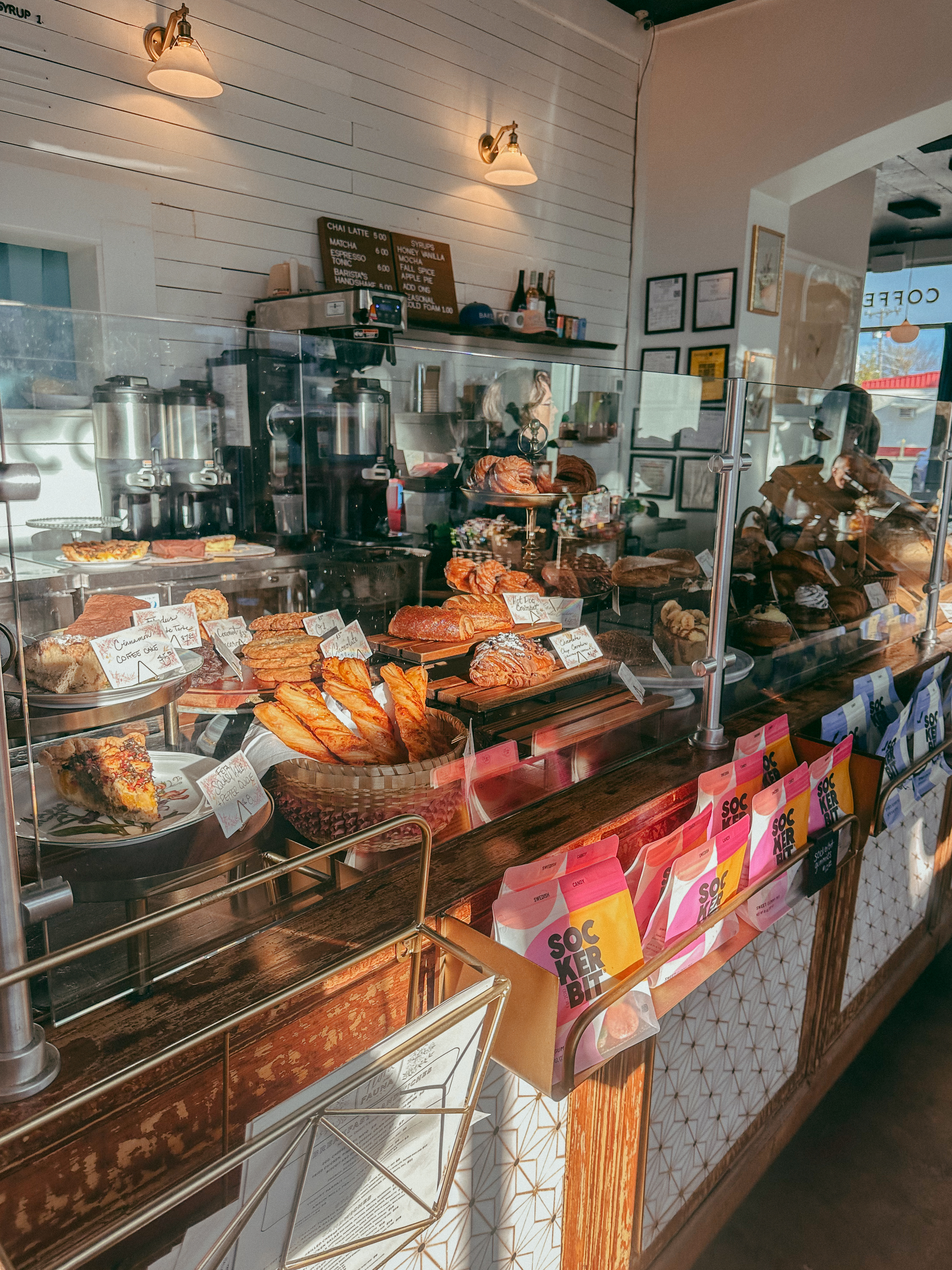 Lowcountry with lexus, savannha georiga, lexus cars, lexusus, TX 500h F Sport AWD, cars, roadtrip, suvs, travel guide, georgia, collins quarter, hotel bardo, where to stay, savannah bed and breakfast, flora and fauna, riverstreet