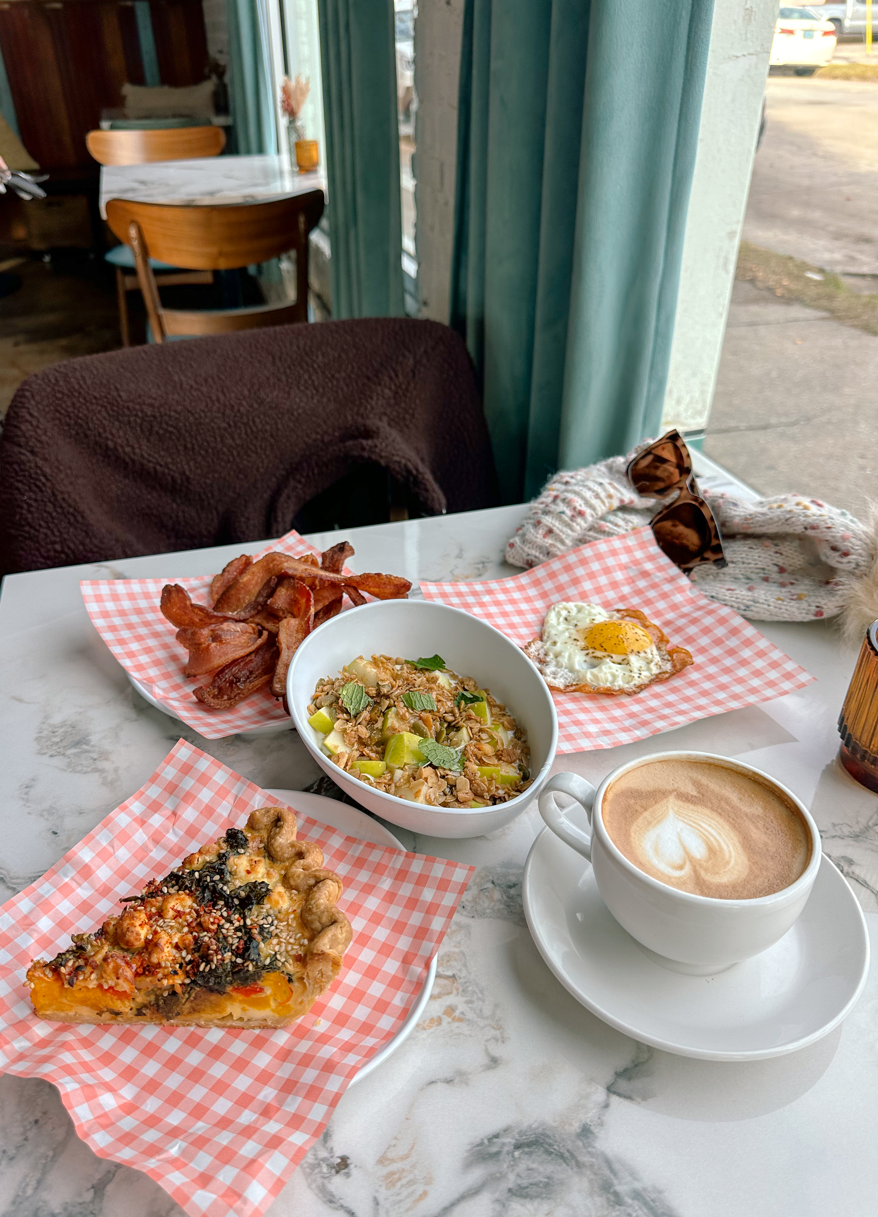 Lowcountry with lexus, savannha georiga, lexus cars, lexusus, TX 500h F Sport AWD, cars, roadtrip, suvs, travel guide, georgia, collins quarter, hotel bardo, where to stay, savannah bed and breakfast, flora and fauna, riverstreet