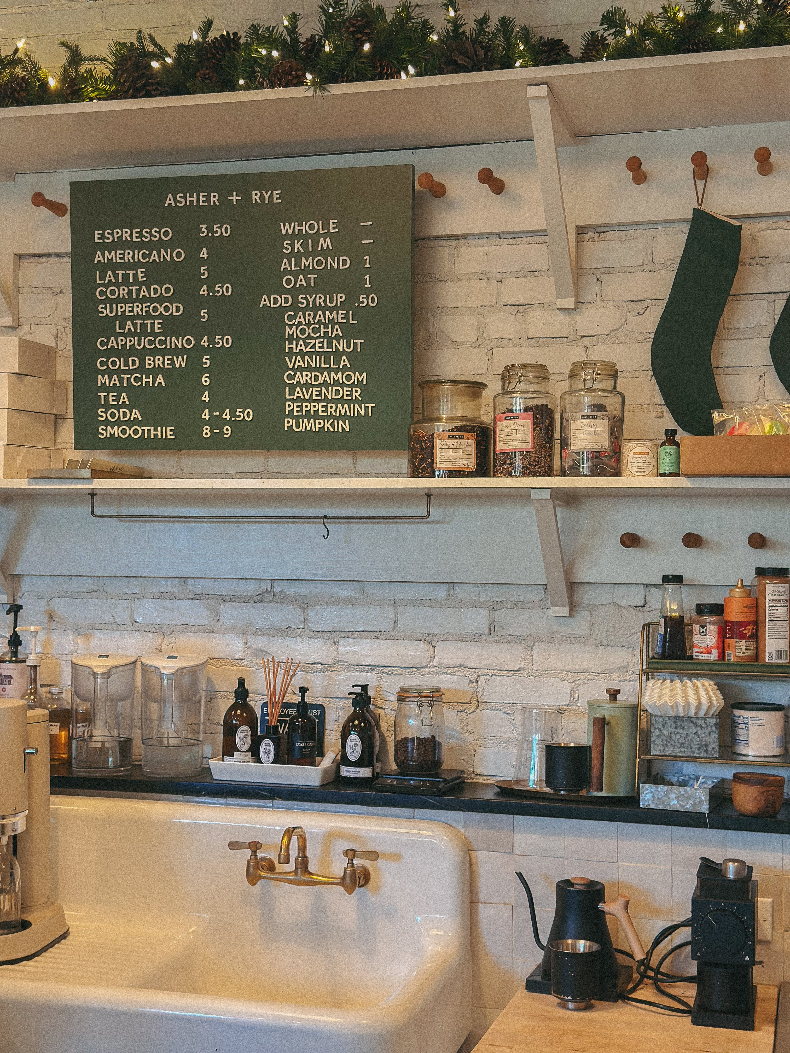 Lowcountry with lexus, savannha georiga, lexus cars, lexusus, TX 500h F Sport AWD, cars, roadtrip, suvs, travel guide, georgia, collins quarter, hotel bardo, where to stay, savannah bed and breakfast, flora and fauna, riverstreet, savannah walking tour, asher and rye