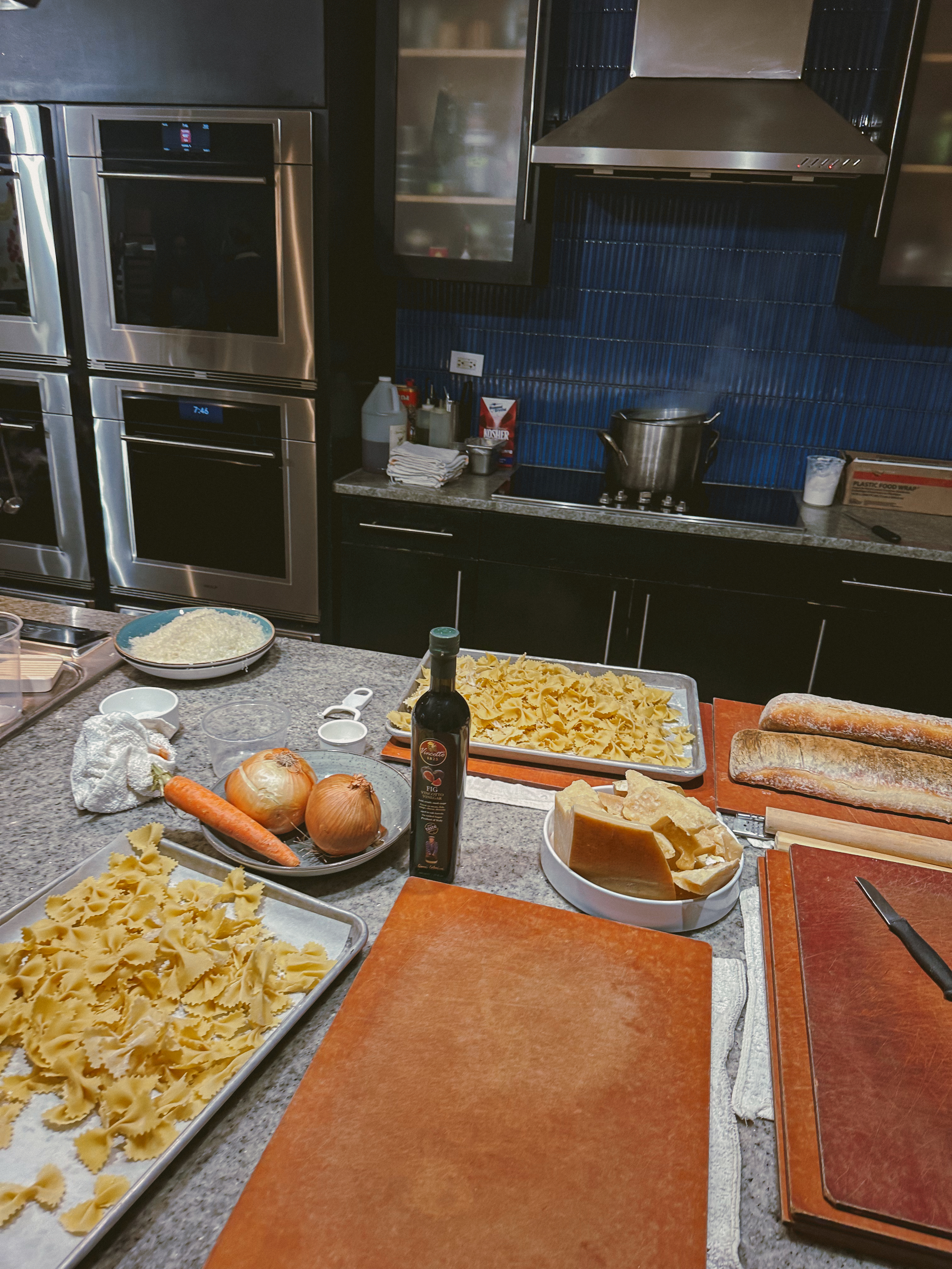 Lowcountry with lexus, savannha georiga, lexus cars, lexusus, TX 500h F Sport AWD, cars, roadtrip, suvs, travel guide, georgia, collins quarter, hotel bardo, where to stay, savannah bed and breakfast, flora and fauna, riverstreet, savannah walking tour, asher and rye, saint bibiana cooking school, hotel bardo restaurants, cooking class