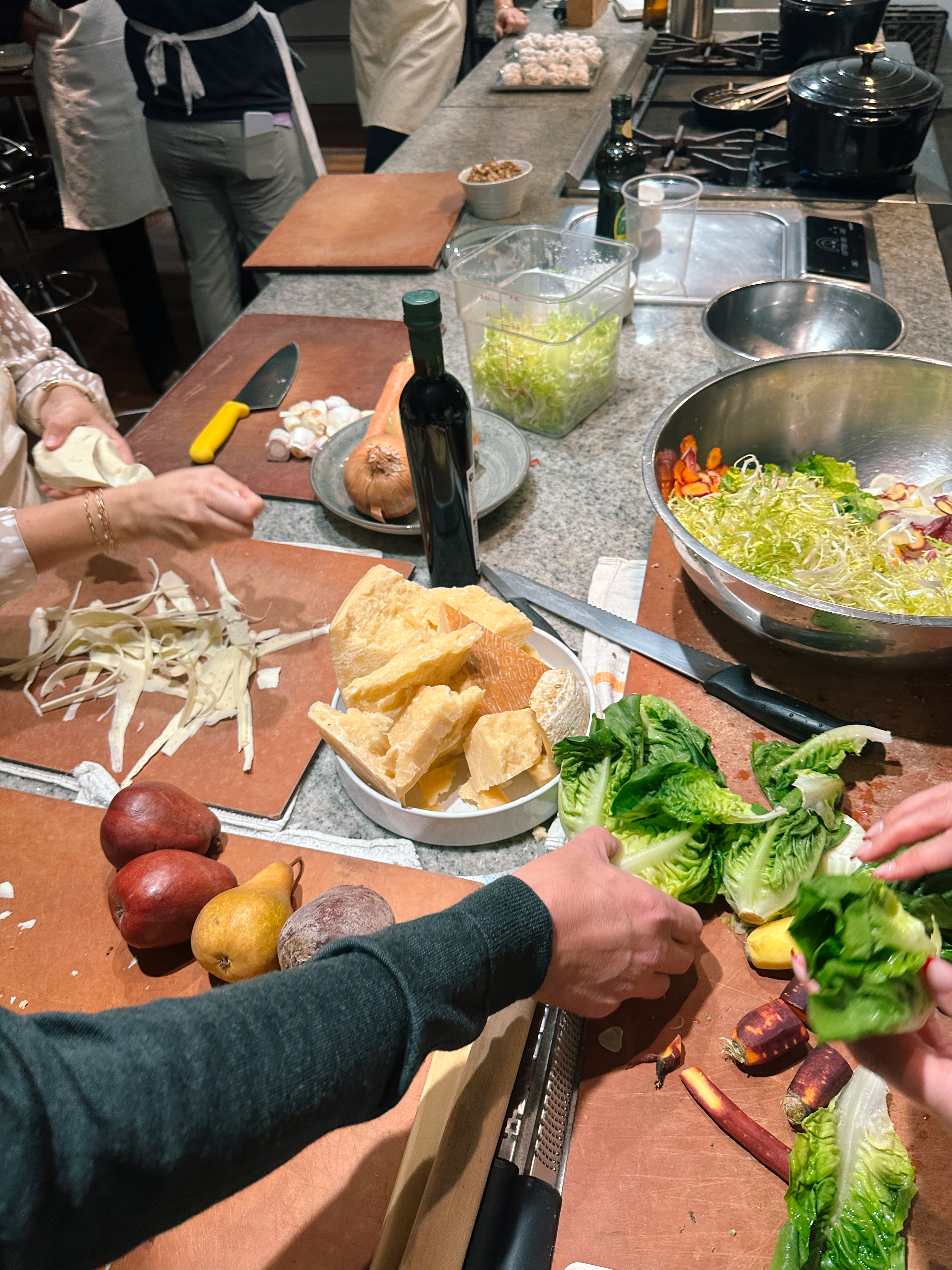 Lowcountry with lexus, savannha georiga, lexus cars, lexusus, TX 500h F Sport AWD, cars, roadtrip, suvs, travel guide, georgia, collins quarter, hotel bardo, where to stay, savannah bed and breakfast, flora and fauna, riverstreet, savannah walking tour, asher and rye, saint bibiana cooking school, hotel bardo restaurants, cooking class