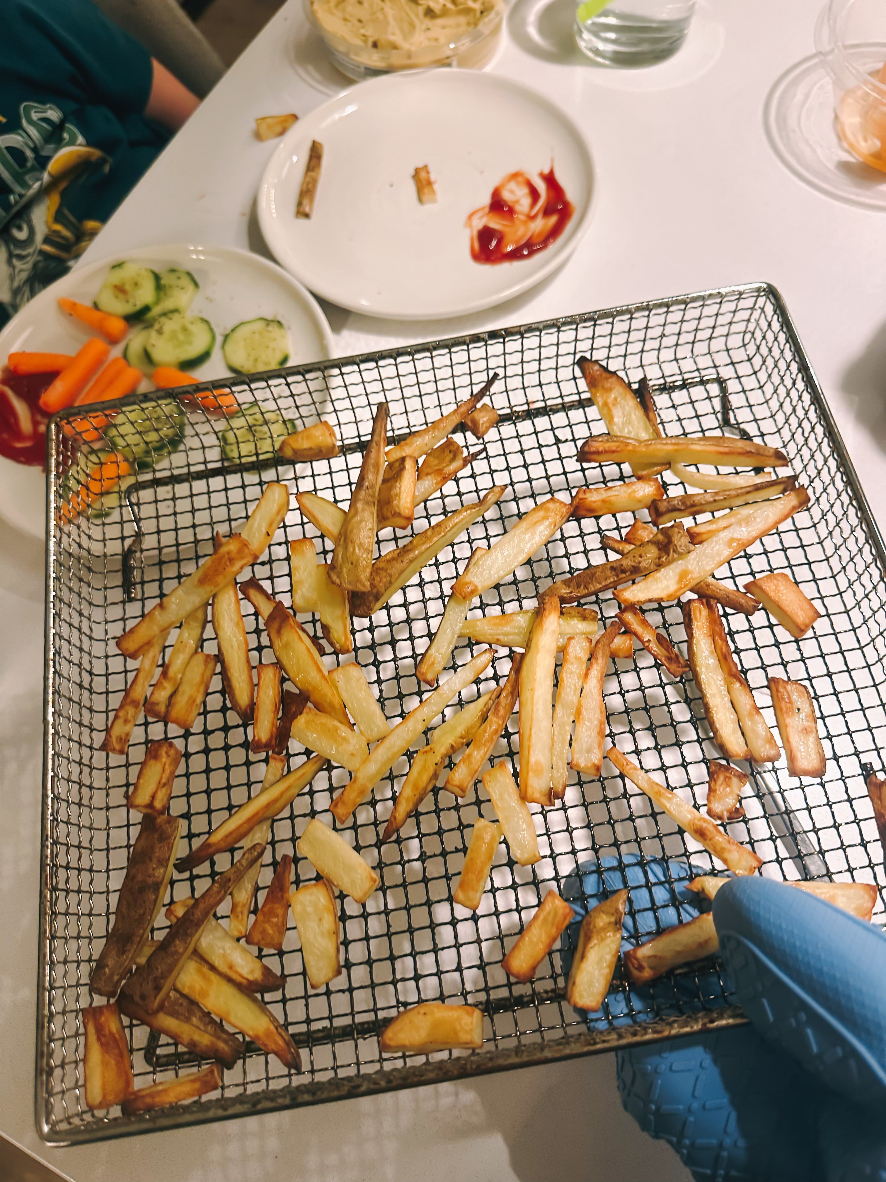 christmas recap, christmas morning, christmas blog, christmas decor, stockings, presents, toddler, dinner, table setting, home, lifestyle, blogging, motherhood, matching family pajamas, menu, holiday dinner, holiday celebrations, christmas day, pecan brownie pie, lottery pong, toddler gifts, cozy fireplace, cookies for santa, recap