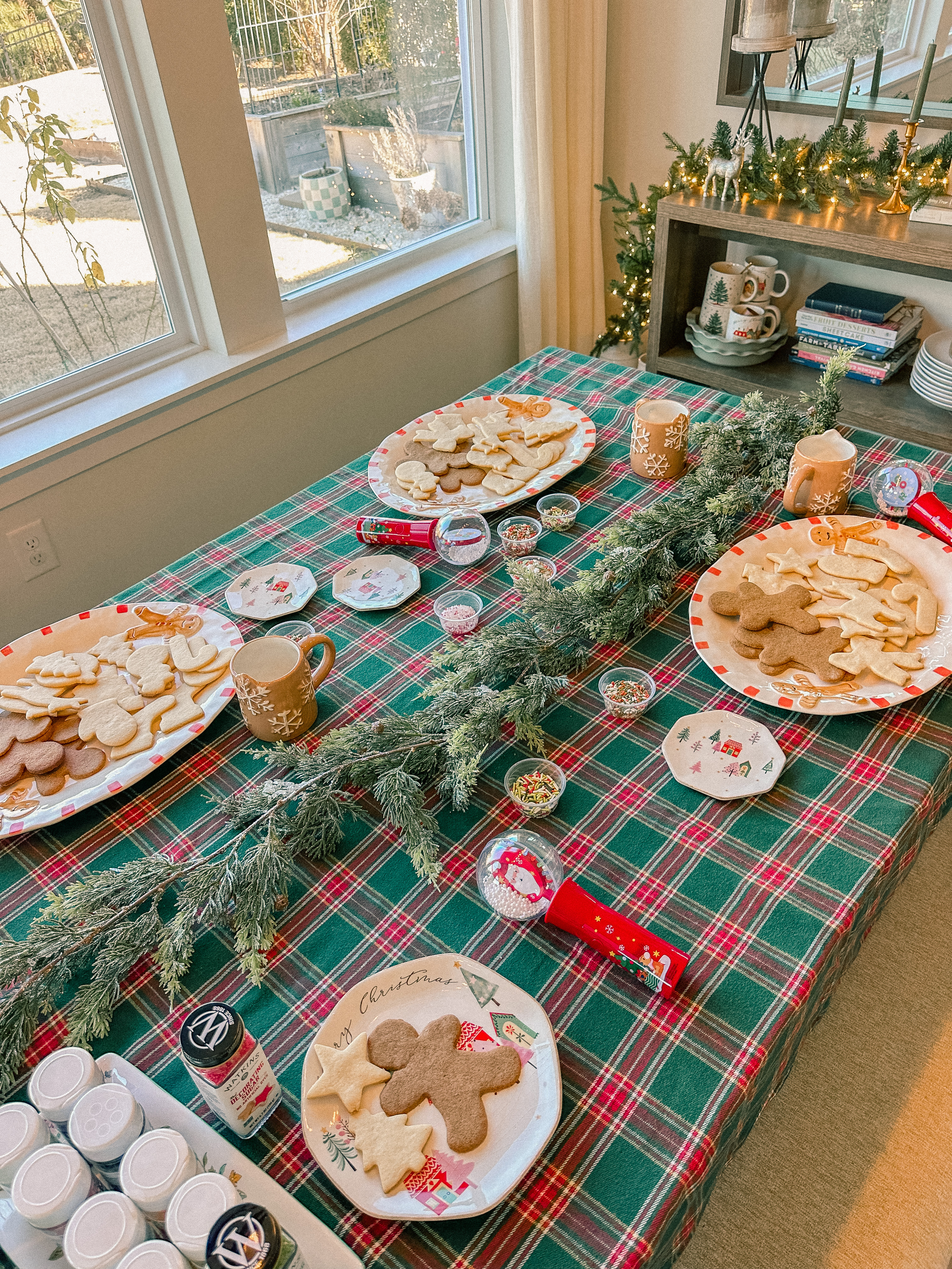 sugar cookie decorating party, cookie decorating with toddlers, mocktails for moms, cherry orange mocktail, cranberry, cookies, dye free, sprinkles, kids fun, pajama party, christmas decor, christmas party, kids charcuterie board