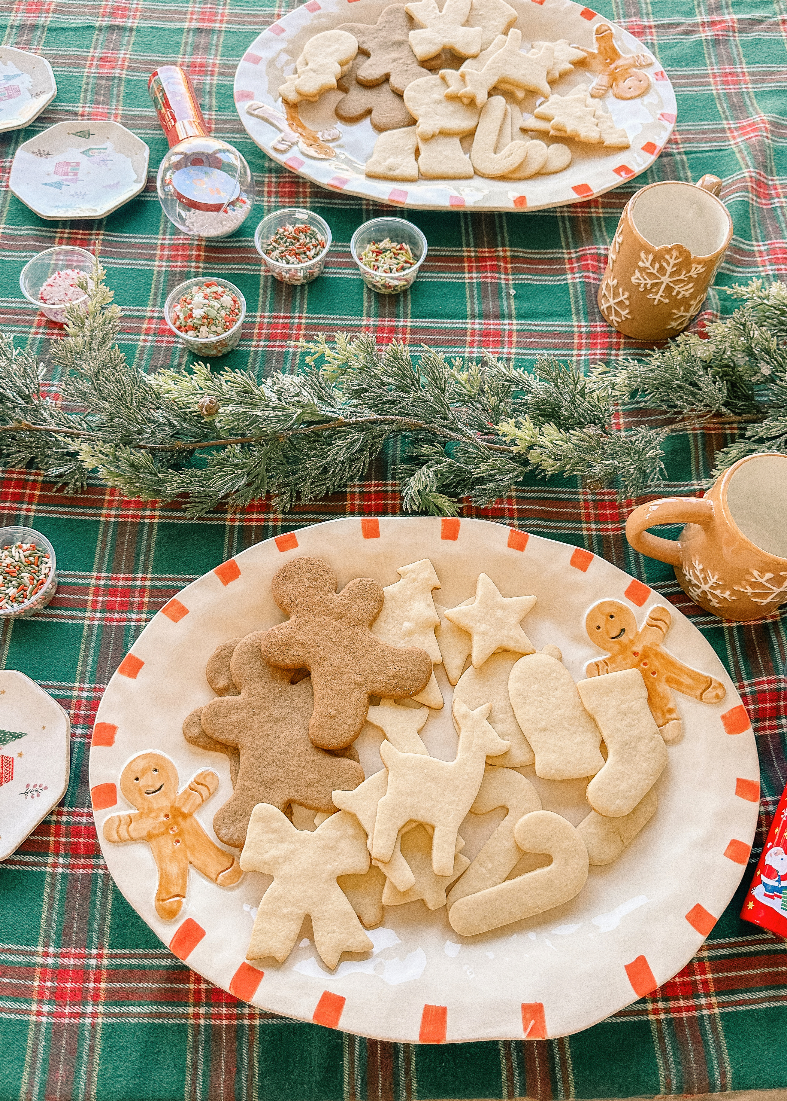 sugar cookie decorating party, cookie decorating with toddlers, mocktails for moms, cherry orange mocktail, cranberry, cookies, dye free, sprinkles, kids fun, pajama party, christmas decor, christmas party, kids charcuterie board