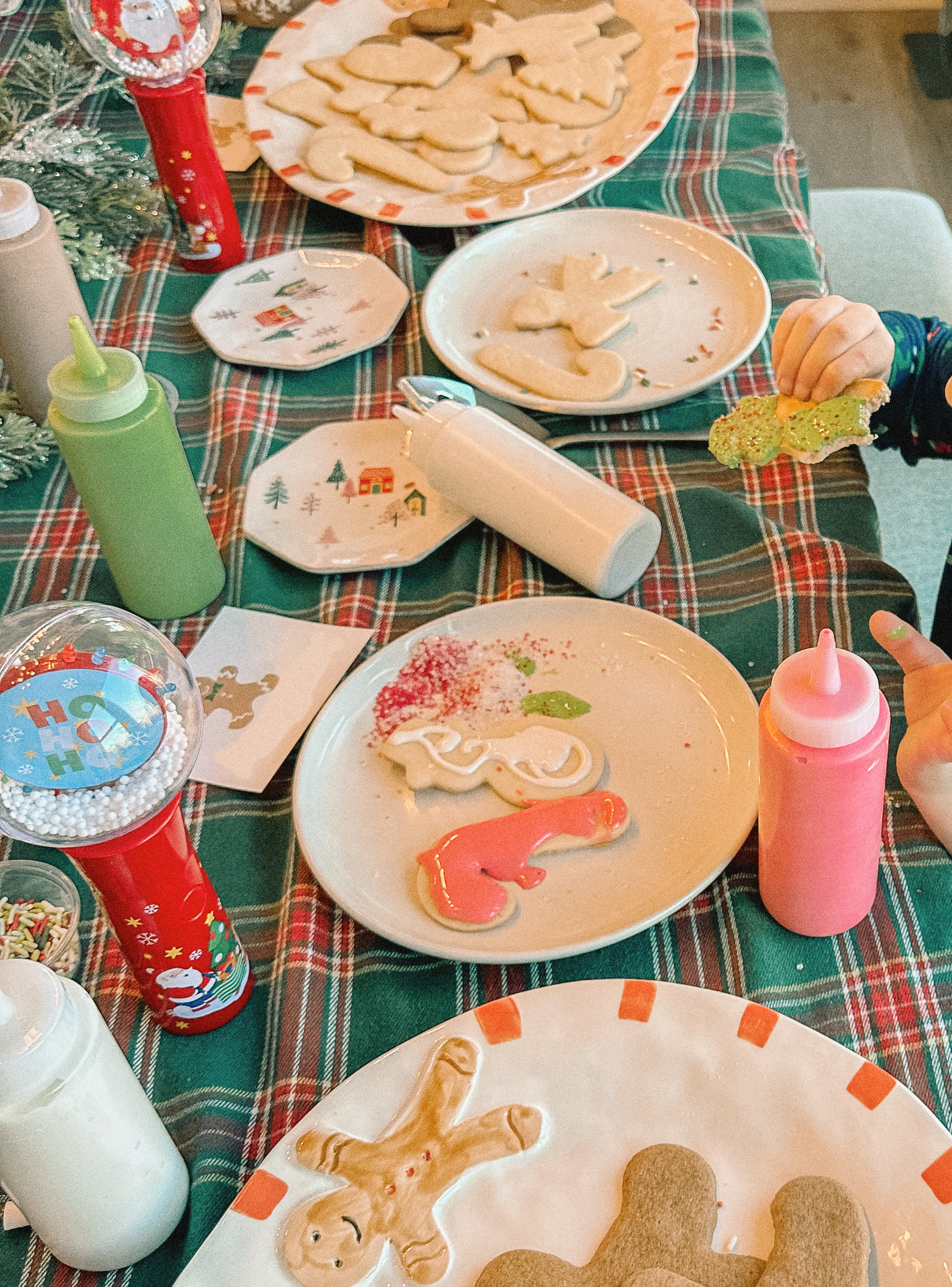 sugar cookie decorating party, cookie decorating with toddlers, mocktails for moms, cherry orange mocktail, cranberry, cookies, dye free, sprinkles, kids fun, pajama party, christmas decor, christmas party, kids charcuterie board