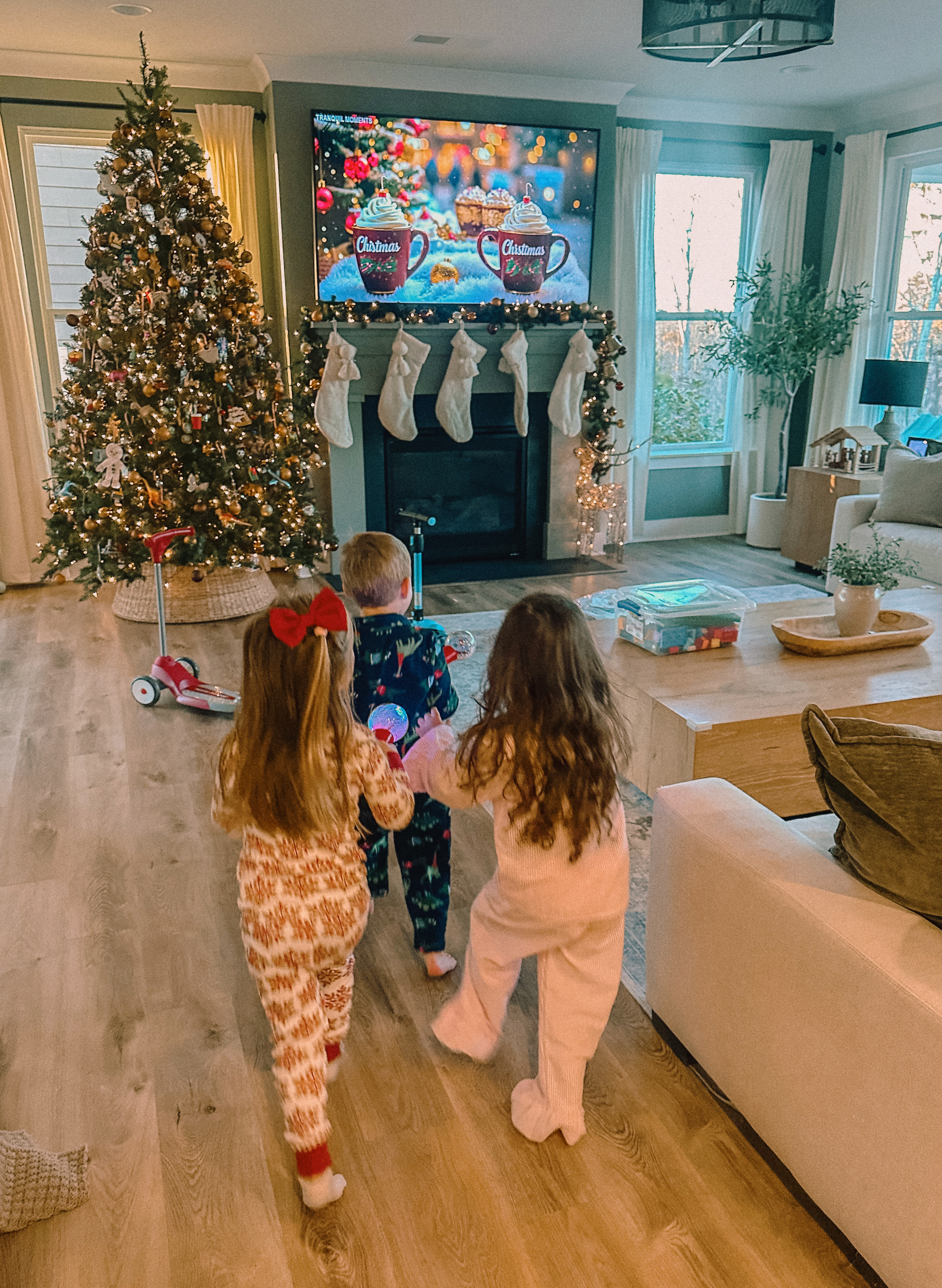 sugar cookie decorating party, cookie decorating with toddlers, mocktails for moms, cherry orange mocktail, cranberry, cookies, dye free, sprinkles, kids fun, pajama party, christmas decor, christmas party, kids charcuterie board