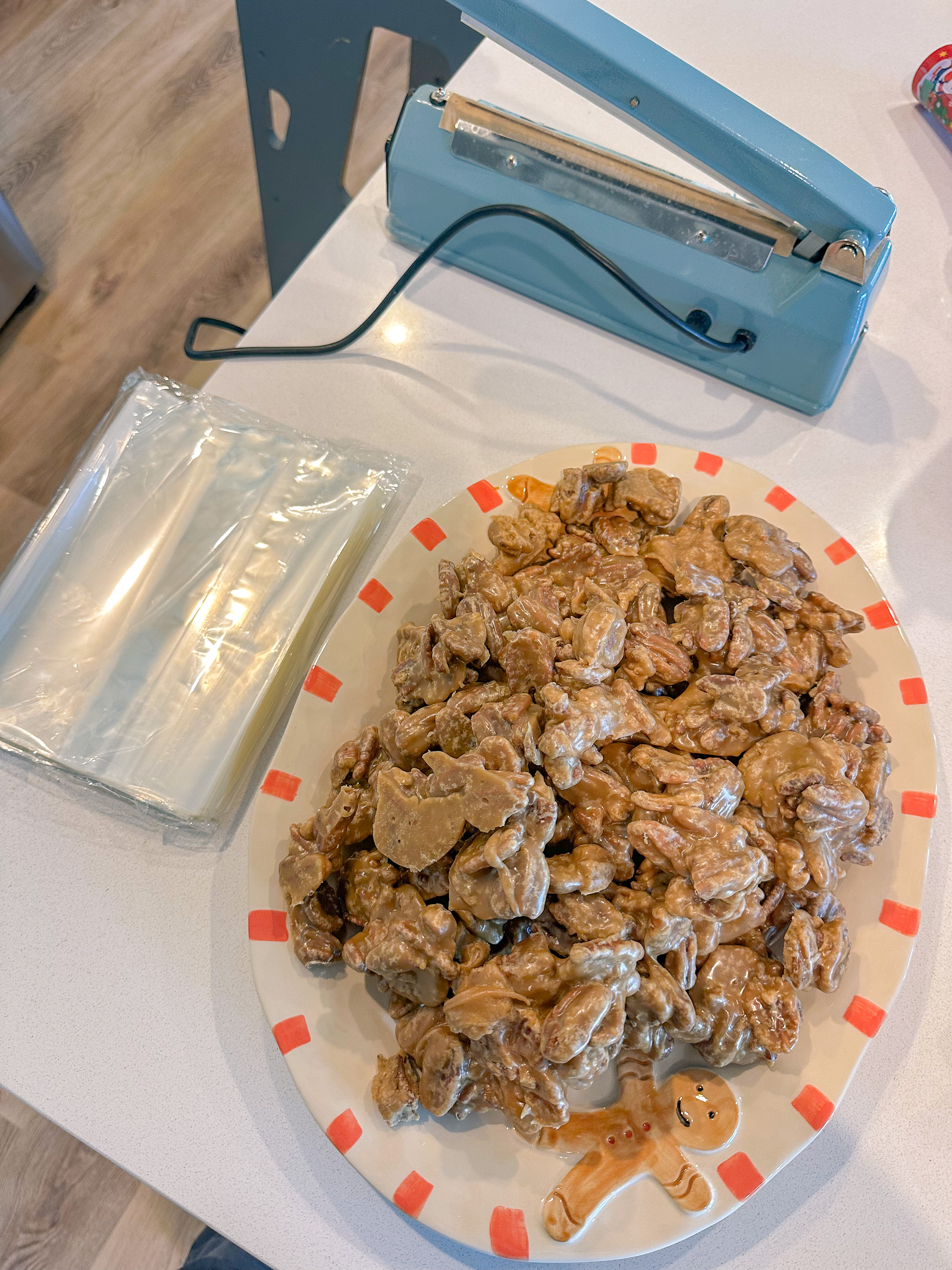 easy pecan pralines, southern pecan pralines, pralines, baking, christmas, pecans, christmas, holidays, gift ideas, easy recipe, dessert, savannah