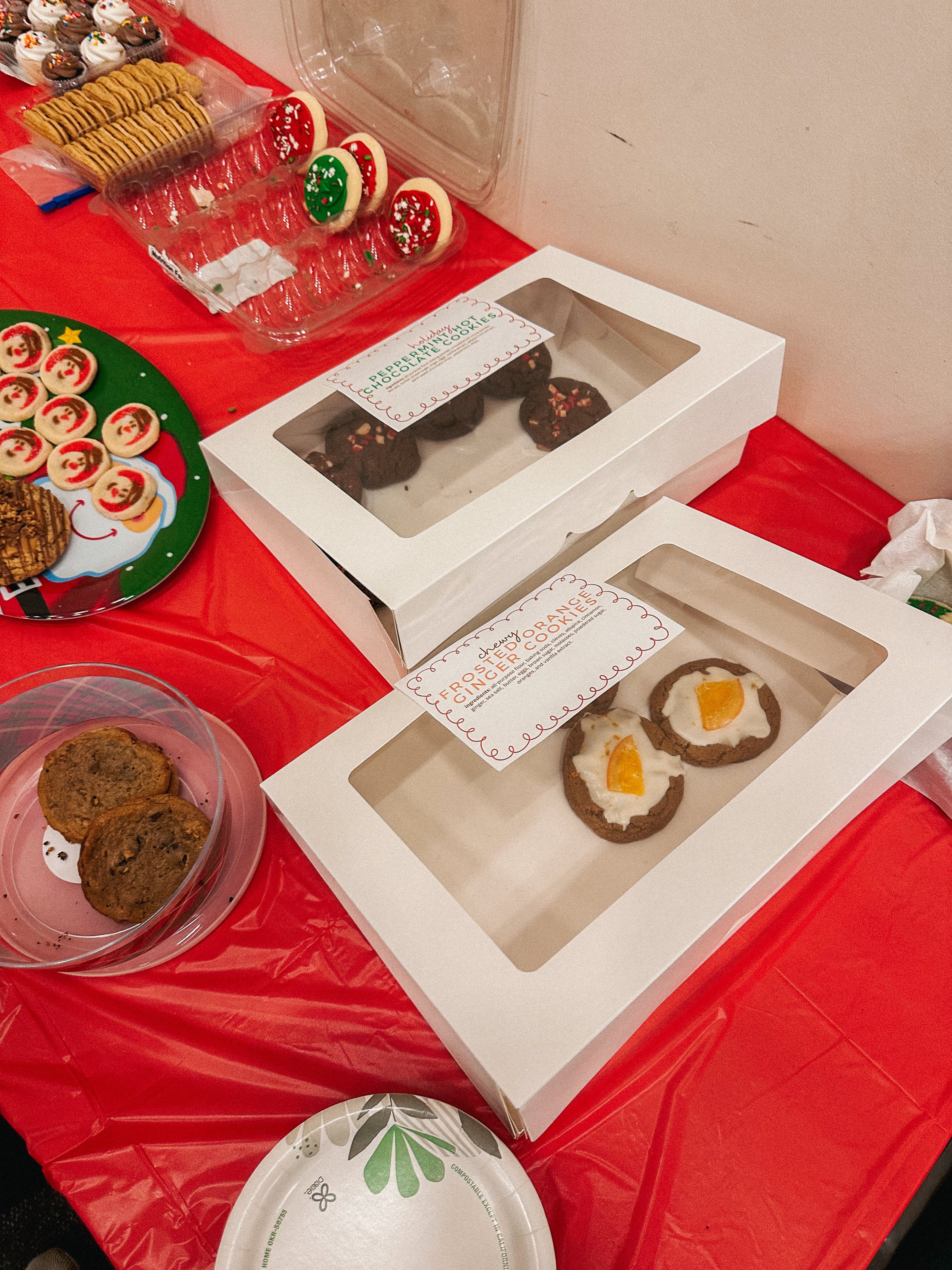 hot chocolate peppermint cookies, christmas cookies, chocolate cookies, christmas baking, andes, peppermint recipes, easy chocolate cookies, no chill time