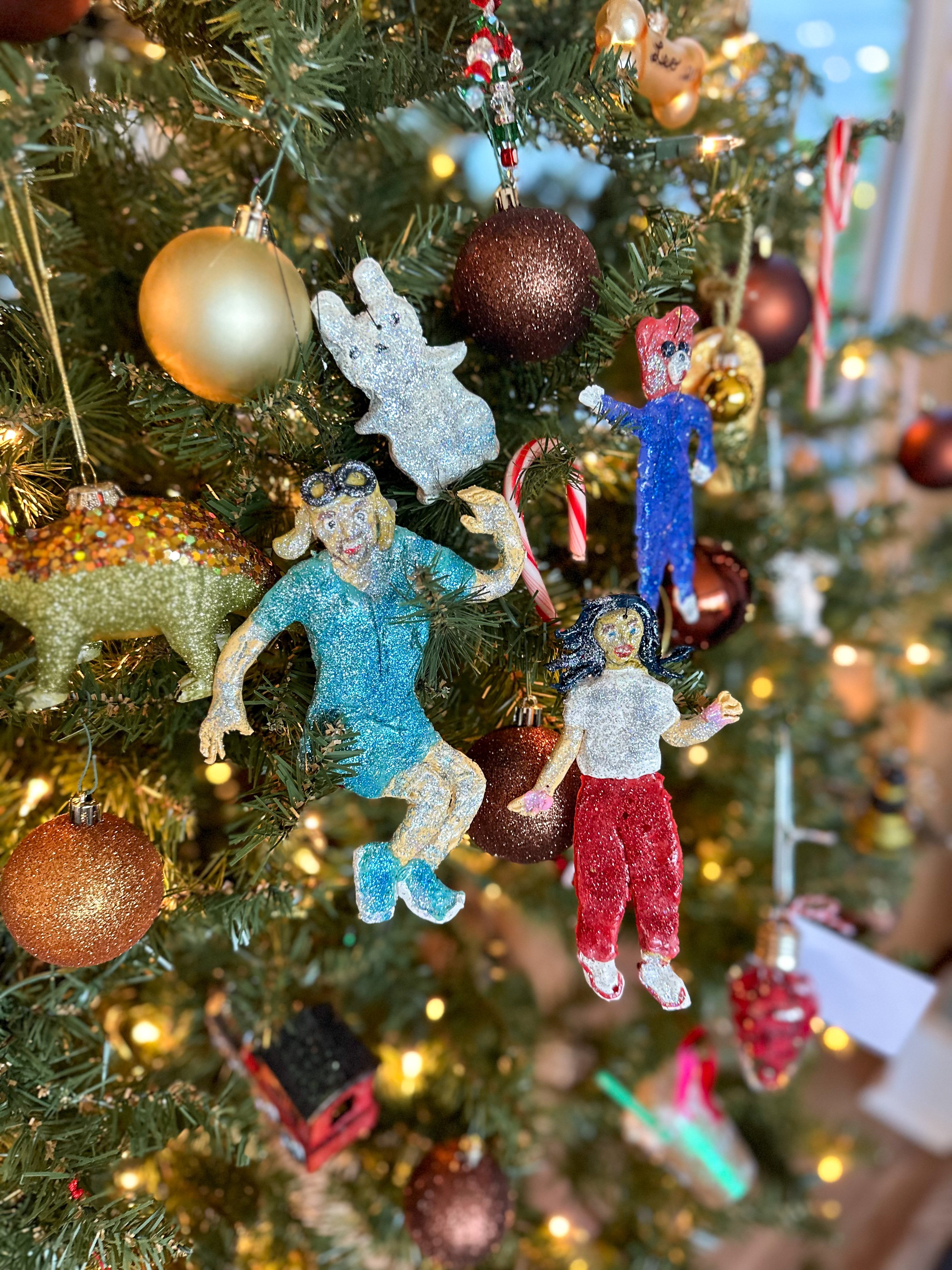 christmas recap, christmas morning, christmas blog, christmas decor, stockings, presents, toddler, dinner, table setting, home, lifestyle, blogging, motherhood, matching family pajamas, menu, holiday dinner, holiday celebrations, christmas day, pecan brownie pie, lottery pong, toddler gifts, cozy fireplace, cookies for santa, recap