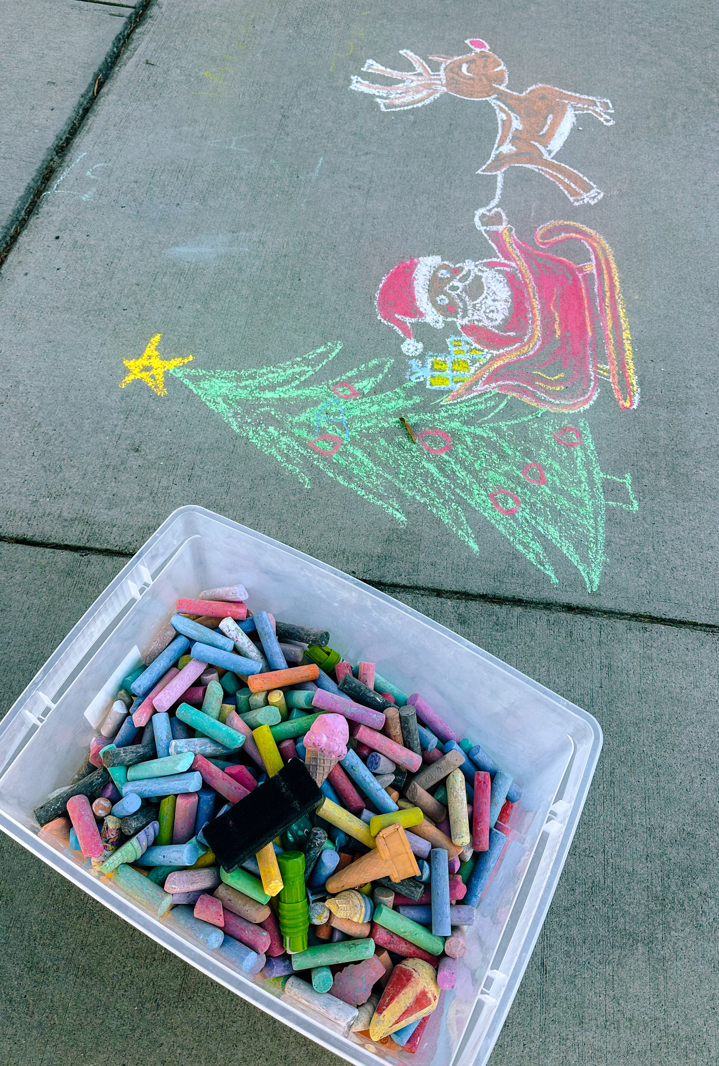 christmas recap, christmas morning, christmas blog, christmas decor, stockings, presents, toddler, dinner, table setting, home, lifestyle, blogging, motherhood, matching family pajamas, menu, holiday dinner, holiday celebrations, christmas day, pecan brownie pie, lottery pong, toddler gifts, cozy fireplace, cookies for santa, recap