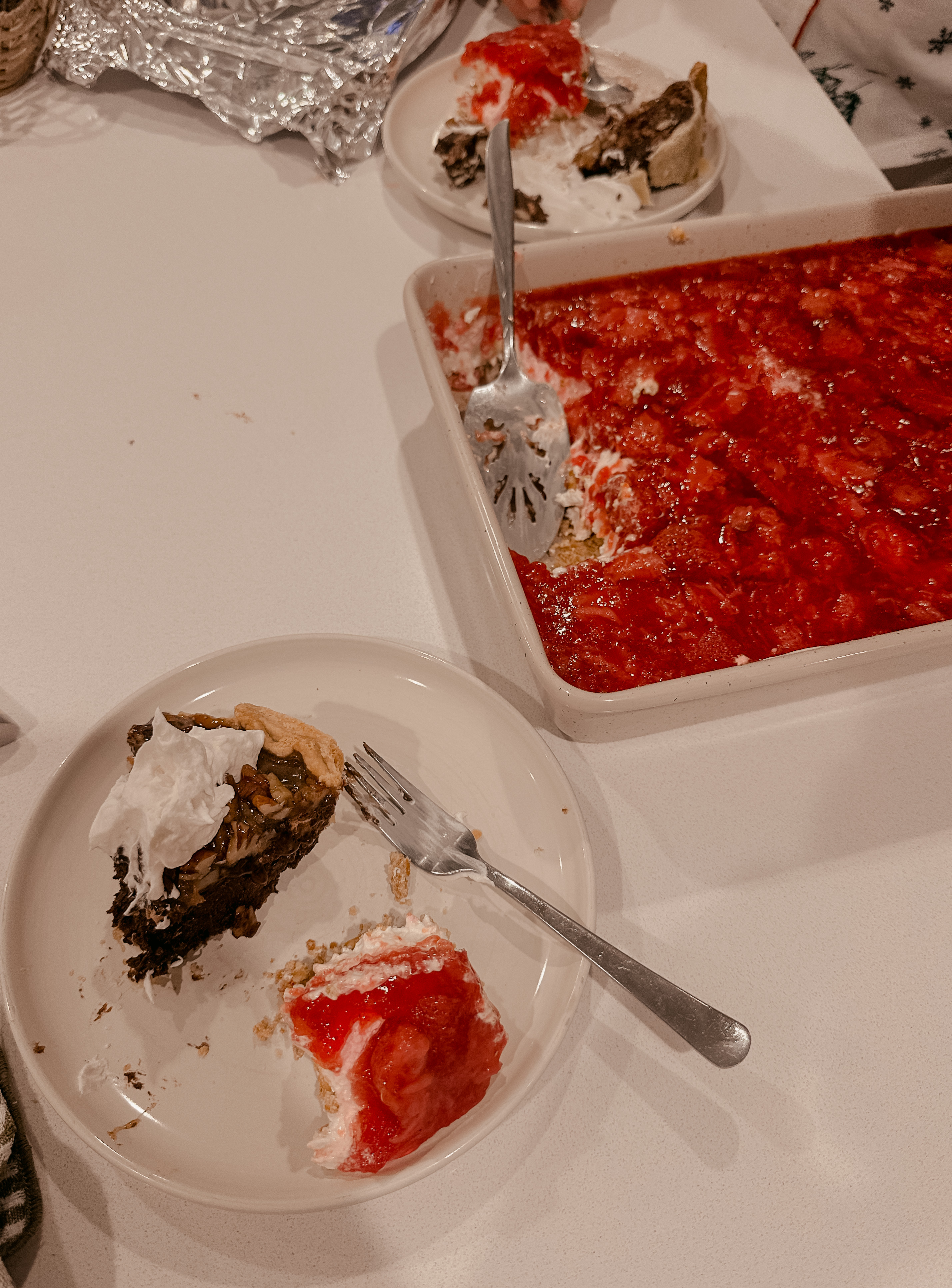 christmas recap, christmas morning, christmas blog, christmas decor, stockings, presents, toddler, dinner, table setting, home, lifestyle, blogging, motherhood, matching family pajamas, menu, holiday dinner, holiday celebrations, christmas day, pecan brownie pie, lottery pong, toddler gifts, cozy fireplace, cookies for santa, recap