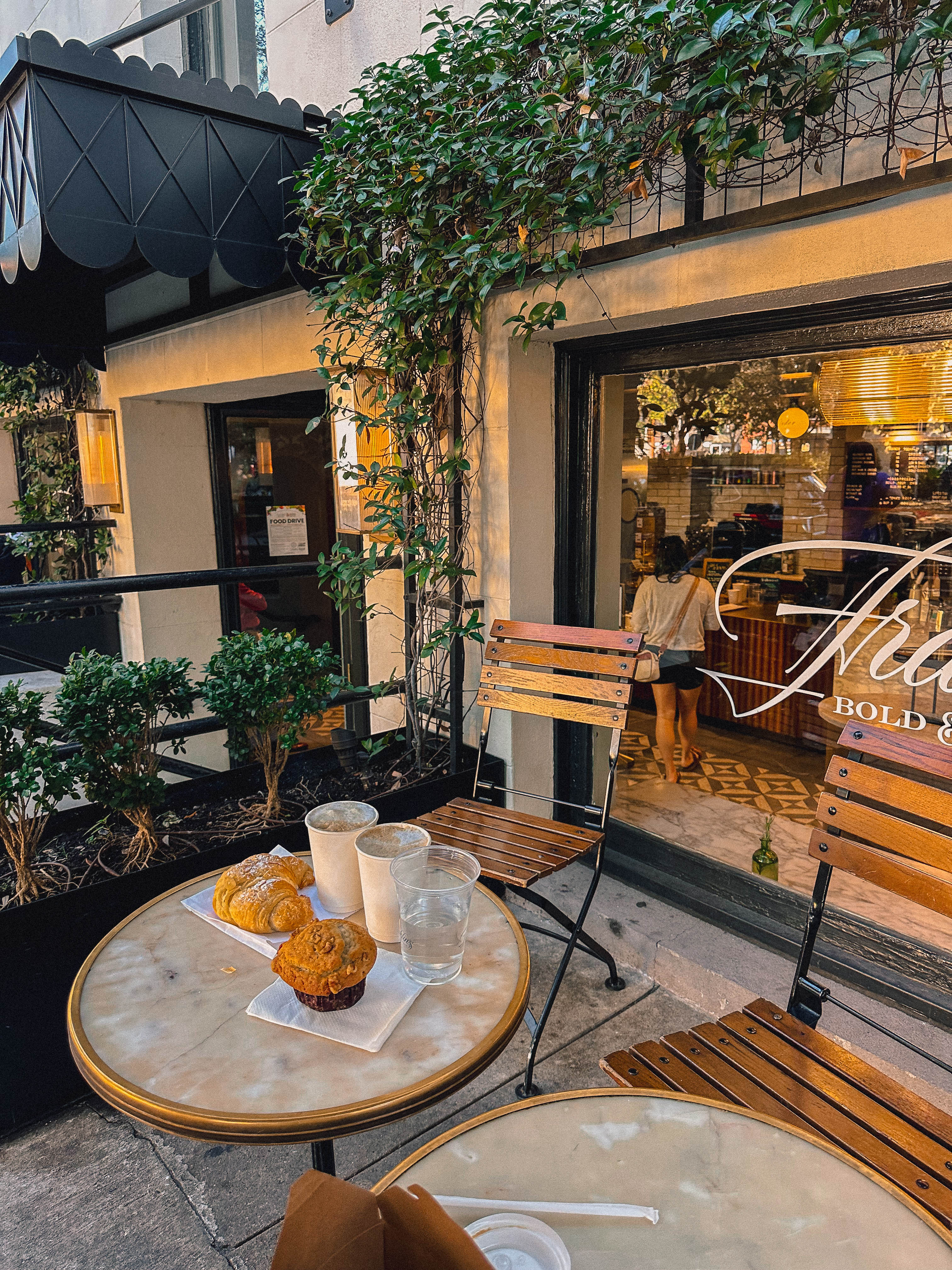 road trip, thanksgiving, lifestyle blogger, charlotte, savannah, florida, thanksgiving, urban deli, lunch spot in savannah, franklins coffee shop