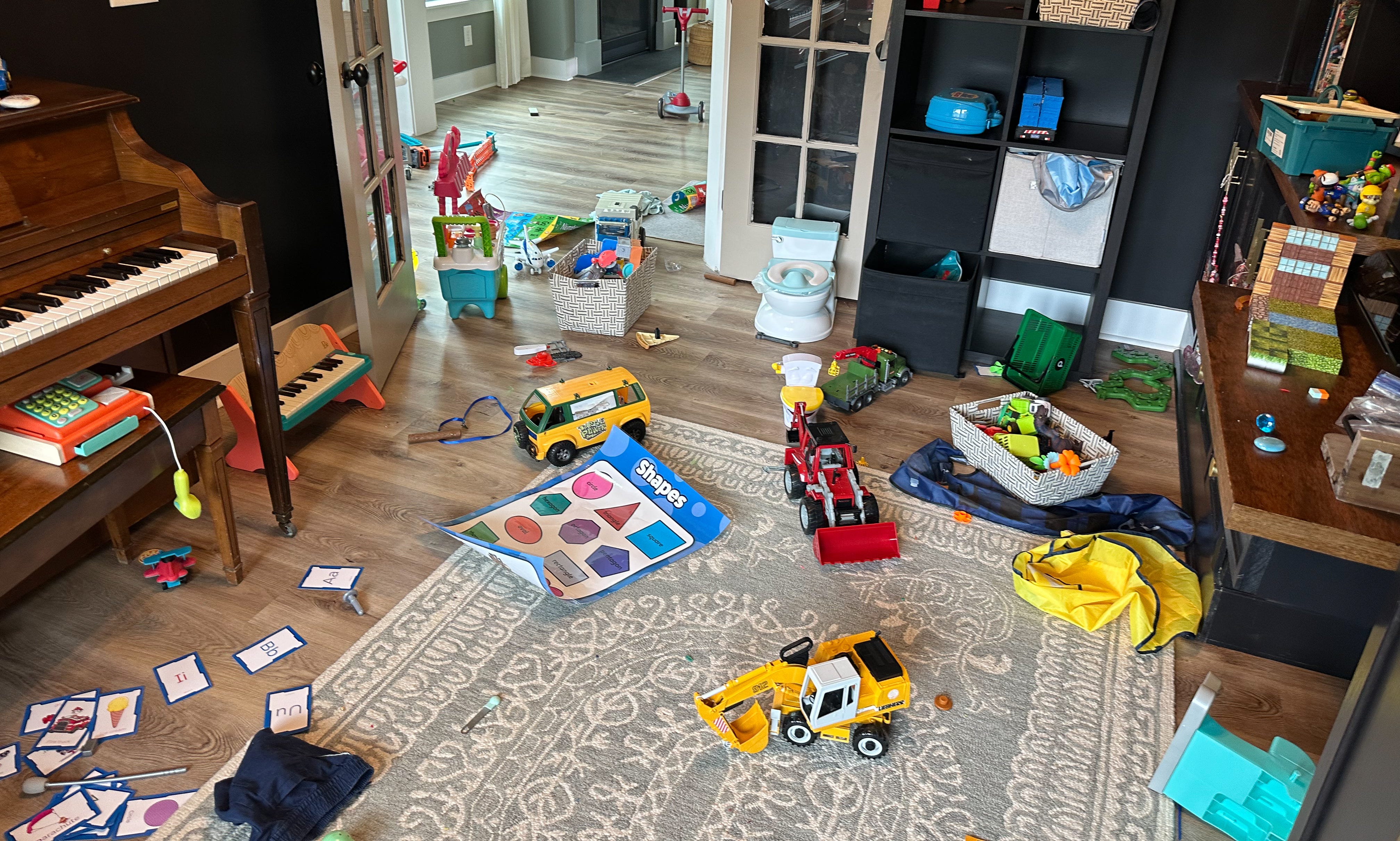 housecleaning, house clean, tidy up, lifestyle, motherhood, simple, toddler mom, cleaning tips, organized space, toy rotation