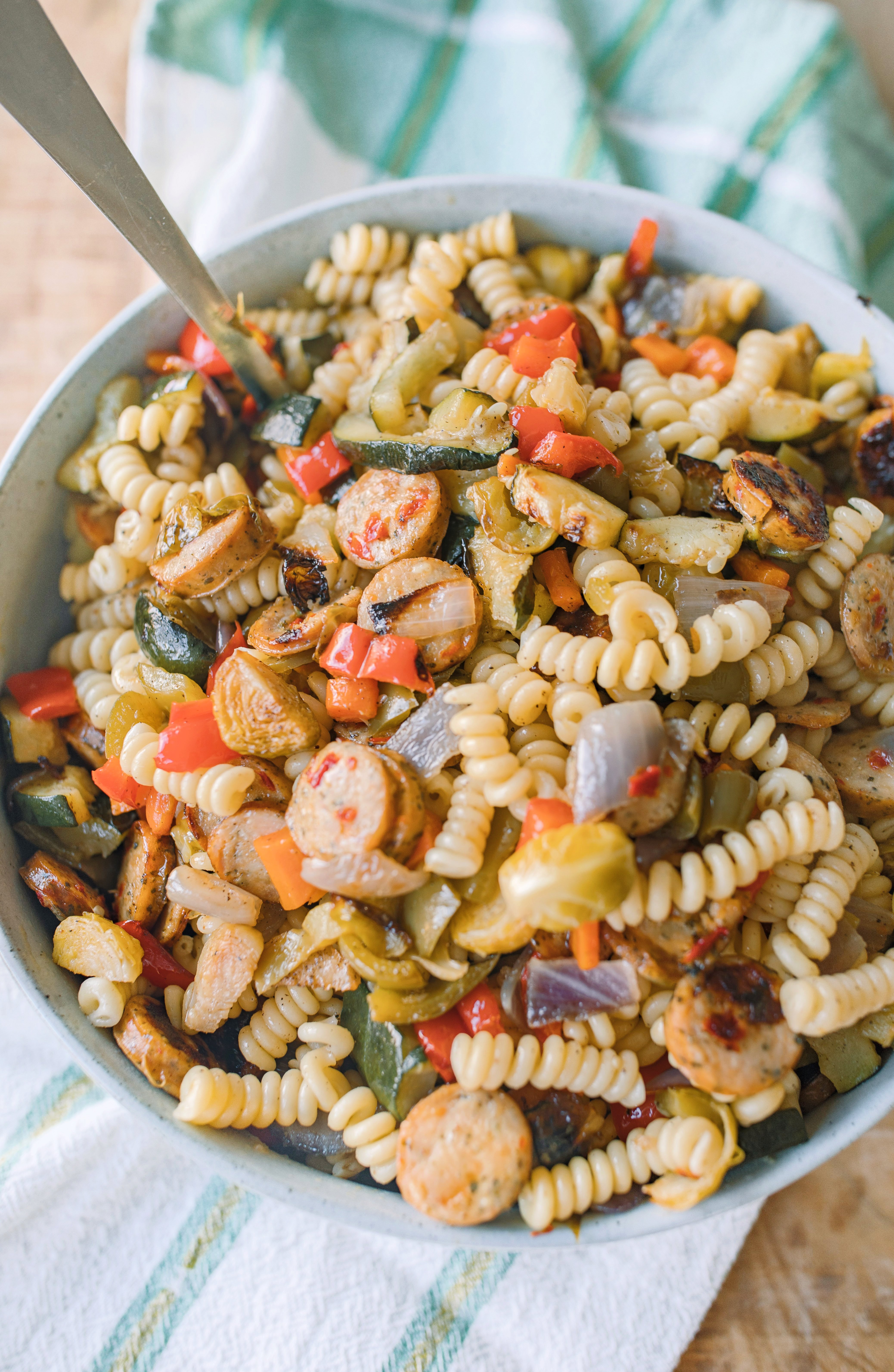 healthy recipes, healthy meal plan, vegetable, roasted veggie pasta, chicken sausage, red pepper, easy recipe, family meals, healthy eating, week night simple, lifestyle, healthy meals, high protein, high fiber, easy recipe for families, sheet pan, pasta, dinner, lunch, meal prep, eat better, healthy lifestyle, diet, plan ahead, chicken sausage