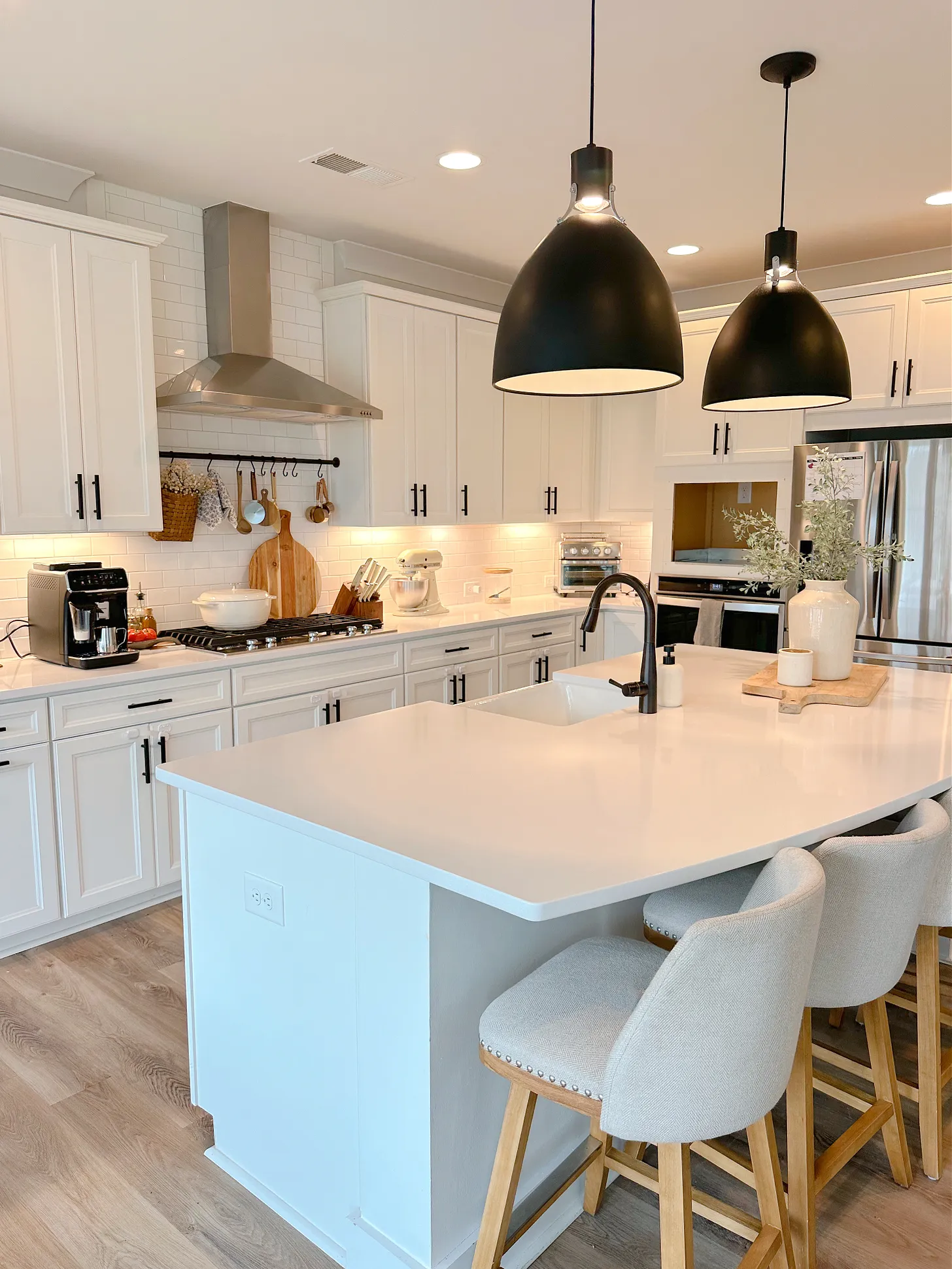 housecleaning, house clean, tidy up, lifestyle, motherhood, simple, toddler mom, cleaning tips, organized space, toy rotation