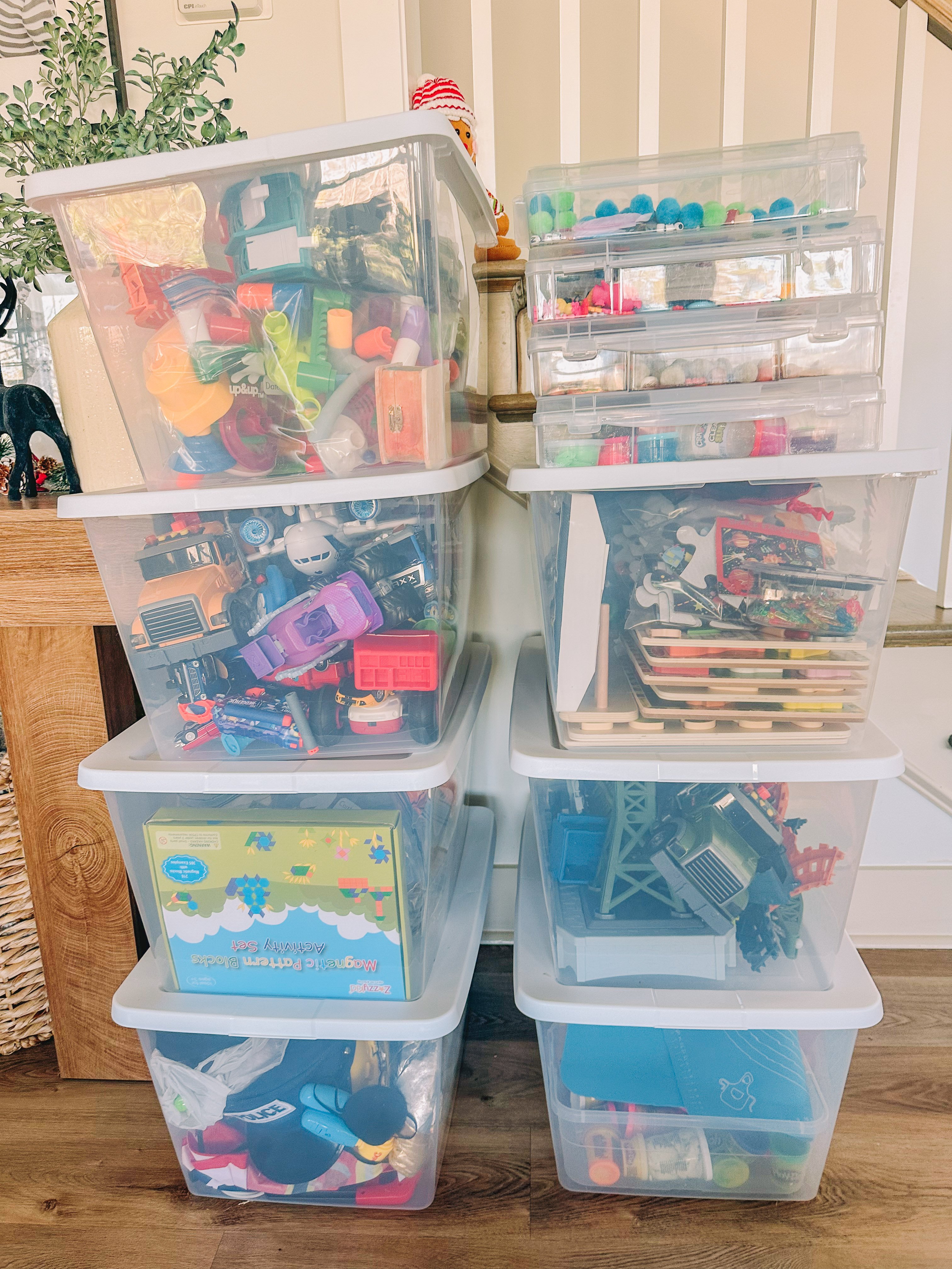 housecleaning, house clean, tidy up, lifestyle, motherhood, simple, toddler mom, cleaning tips, organized space, toy rotation