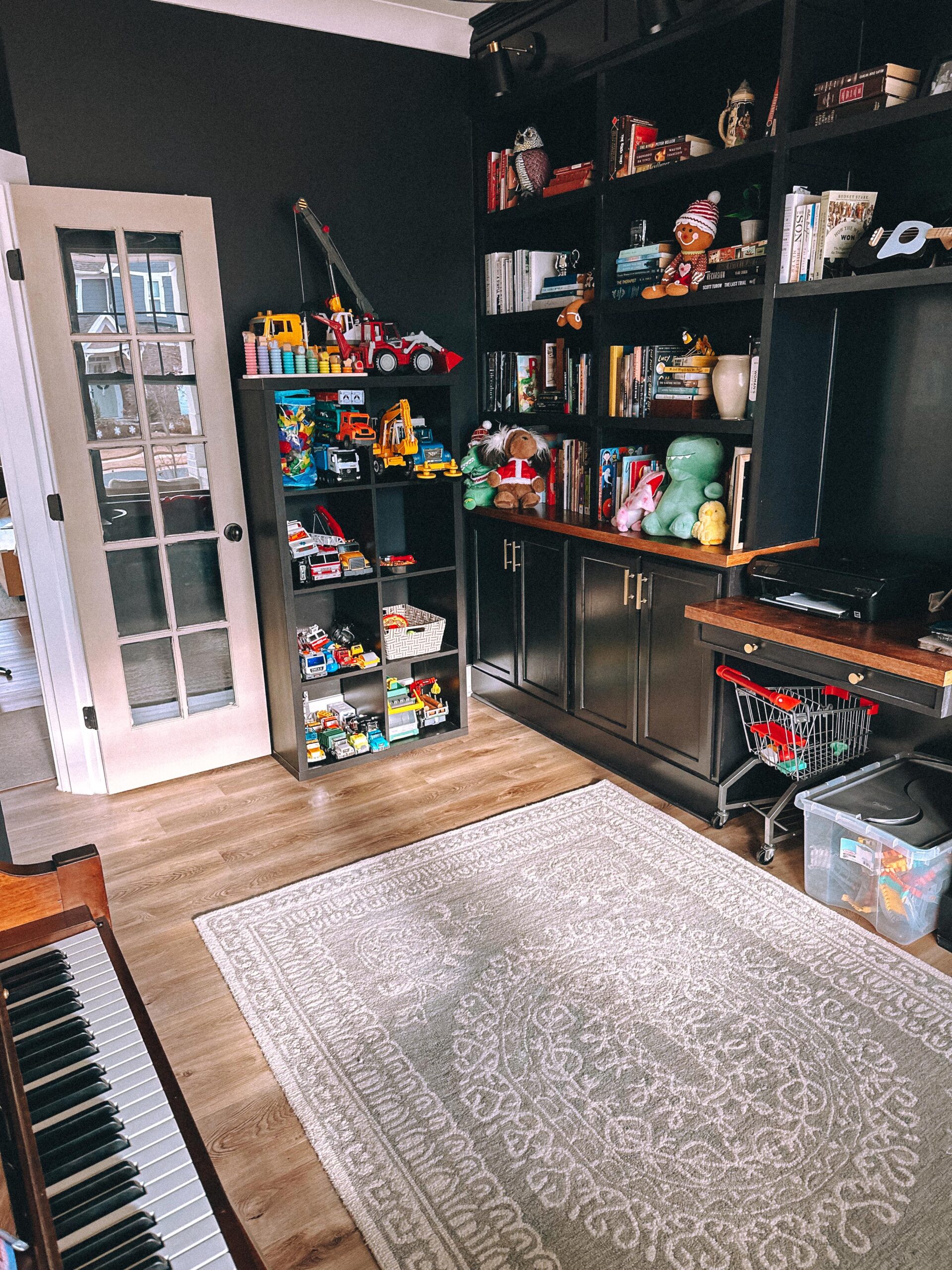 housecleaning, house clean, tidy up, lifestyle, motherhood, simple, toddler mom, cleaning tips, organized space, toy rotation