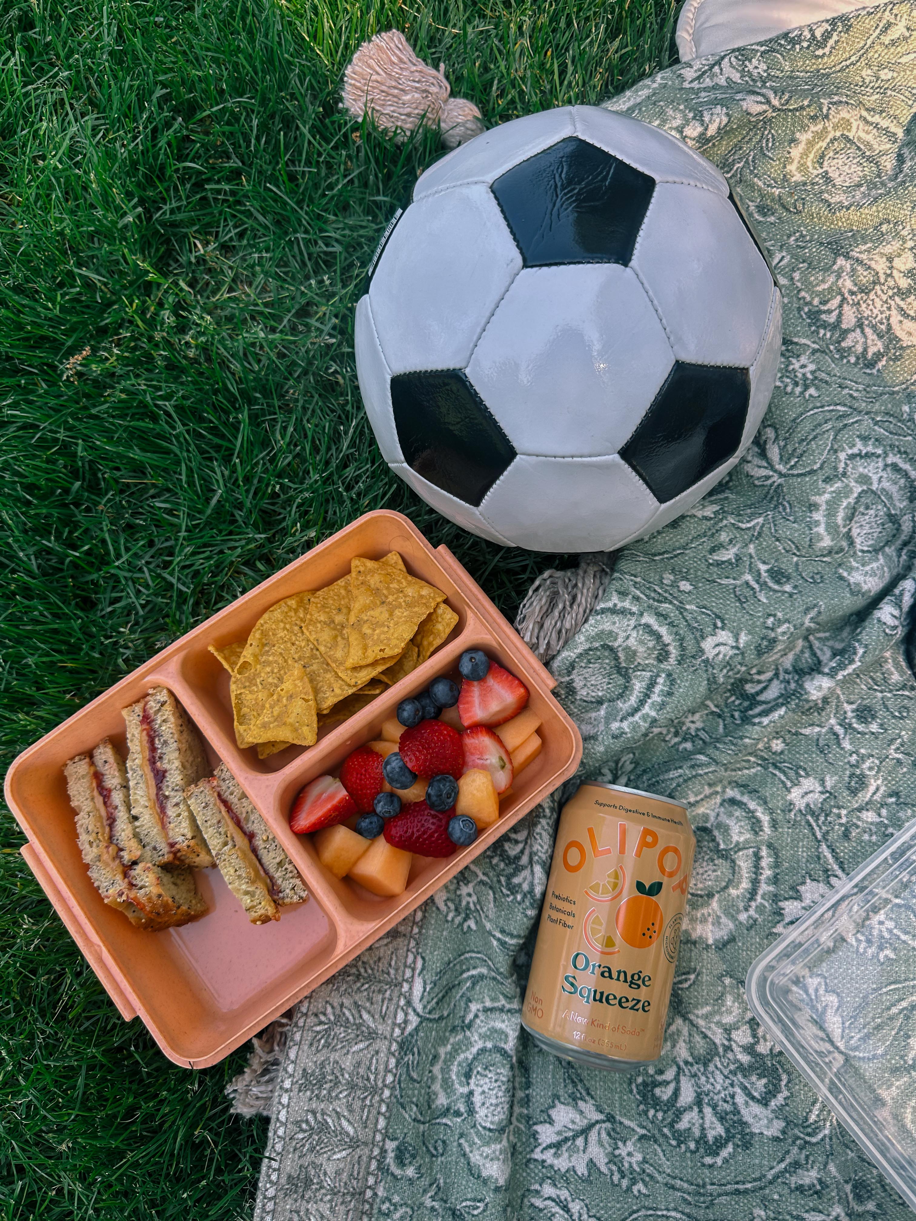 housecleaning, house clean, tidy up, lifestyle, motherhood, simple, toddler mom, cleaning tips, organized space, toy rotation