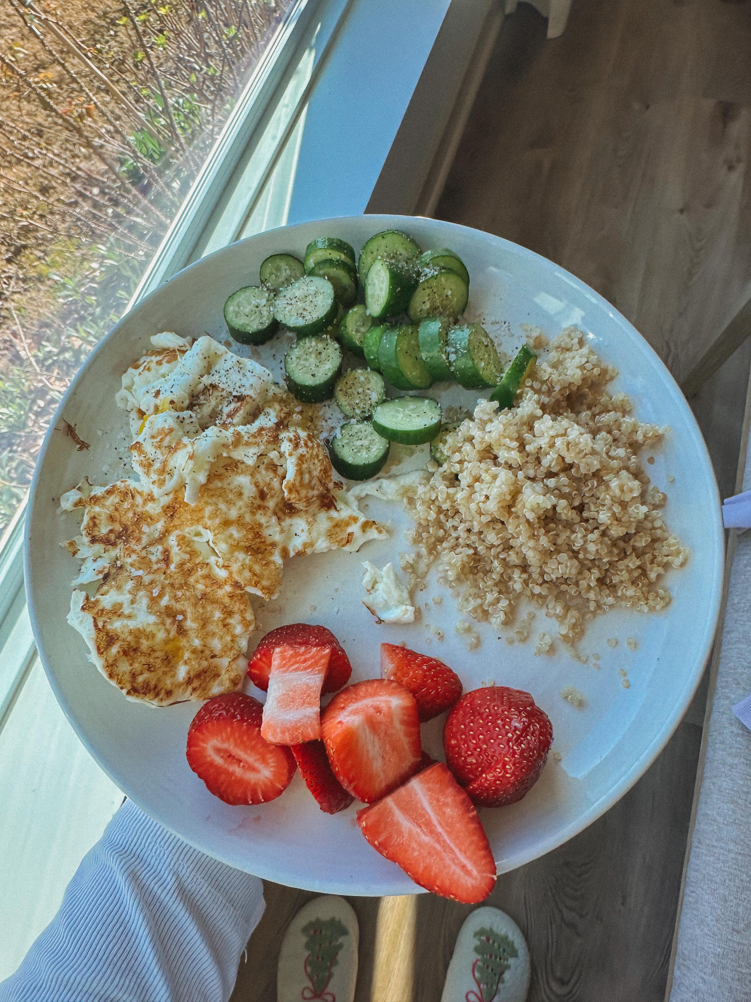 lifestyle blog, simply taralynn, bird buddy, toddler mom, newborn, mom blog, day in the life, food, recipes, newborn, boy mom, coffee, fort mill, sourdough, life, bush n vine, farms, york sc, coffee shops, rock hill, charlotte, mommy blogger, spring, healthy food