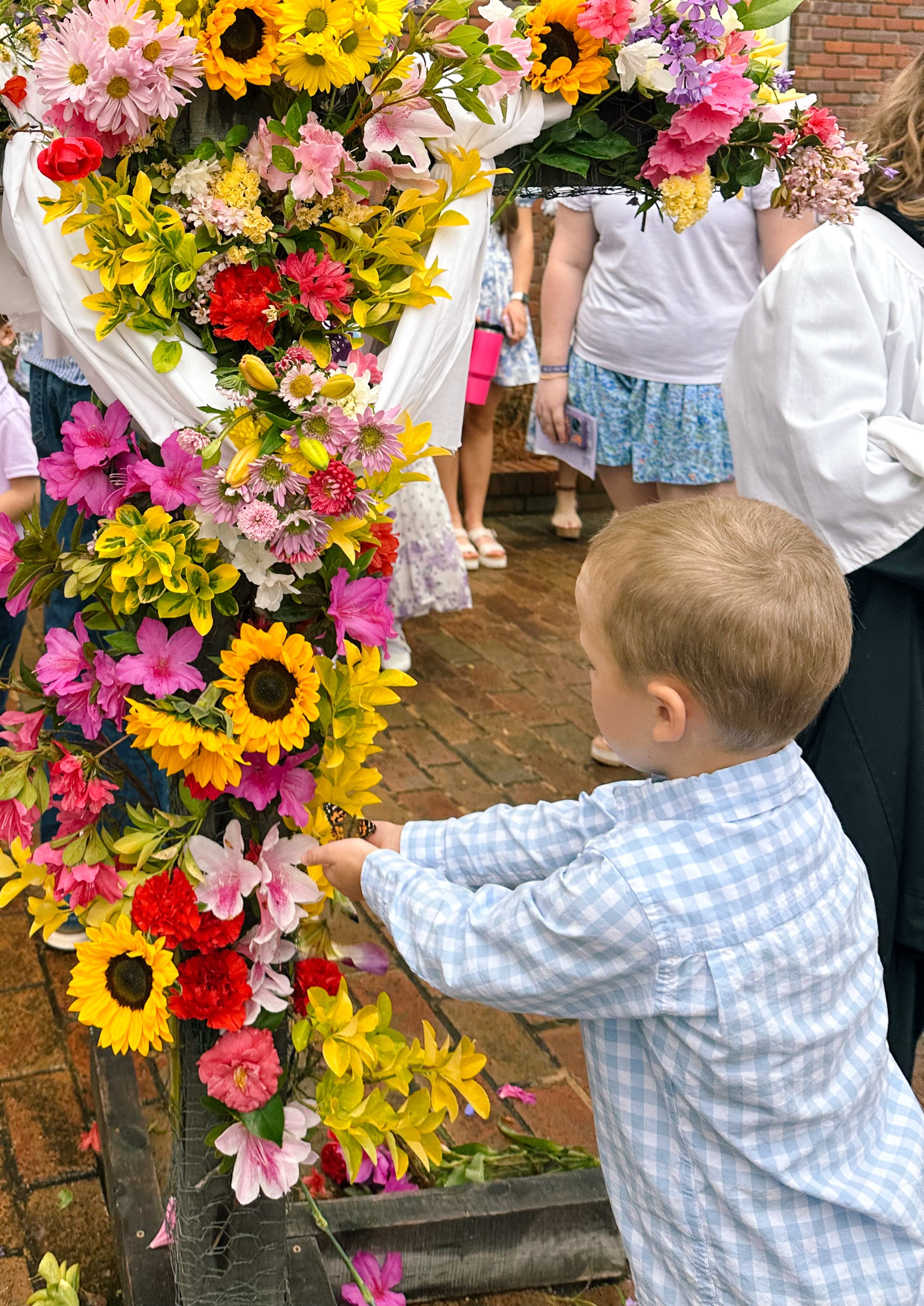 weekly recap, motherhood blog, lifestyle, charlotte, soccer mom, healthy food, lifestyle, dinner for family, postpartum, newborn, boy mom, fort mill, easter, bush n vine, york, anne springs, spring break, motherhood lifestyle blogger, carowinds, healthy dinner ideas, chalk, boy mom, walking, life with toddlers, church, home, baking, gardening, rock hill, spring, coffee, parks