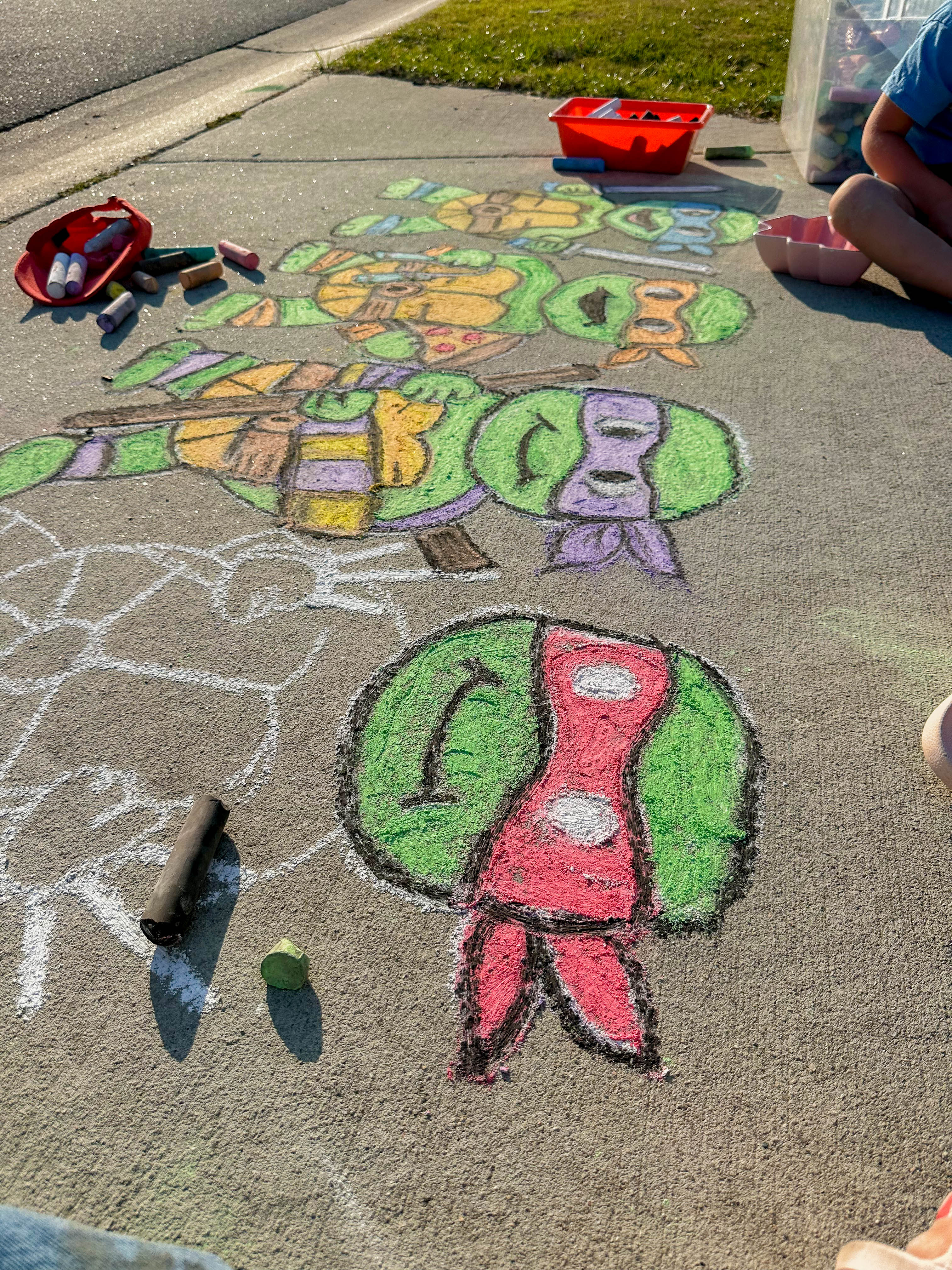 chalk art, chalk, sidewalk chalk, ninja turtles, ninja turtle chalk, chalk fun, summer, toddler, boy mom, chalk tutorial