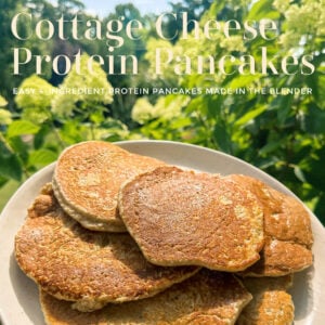 cottage cheese pancakes, protein pancakes, gluten free, whey protein, eggs, no banana, cottage cheese protein oat pancakes, oatmeal pancakes, healthy breakfast, high protein, blender recipe, blender pancakes