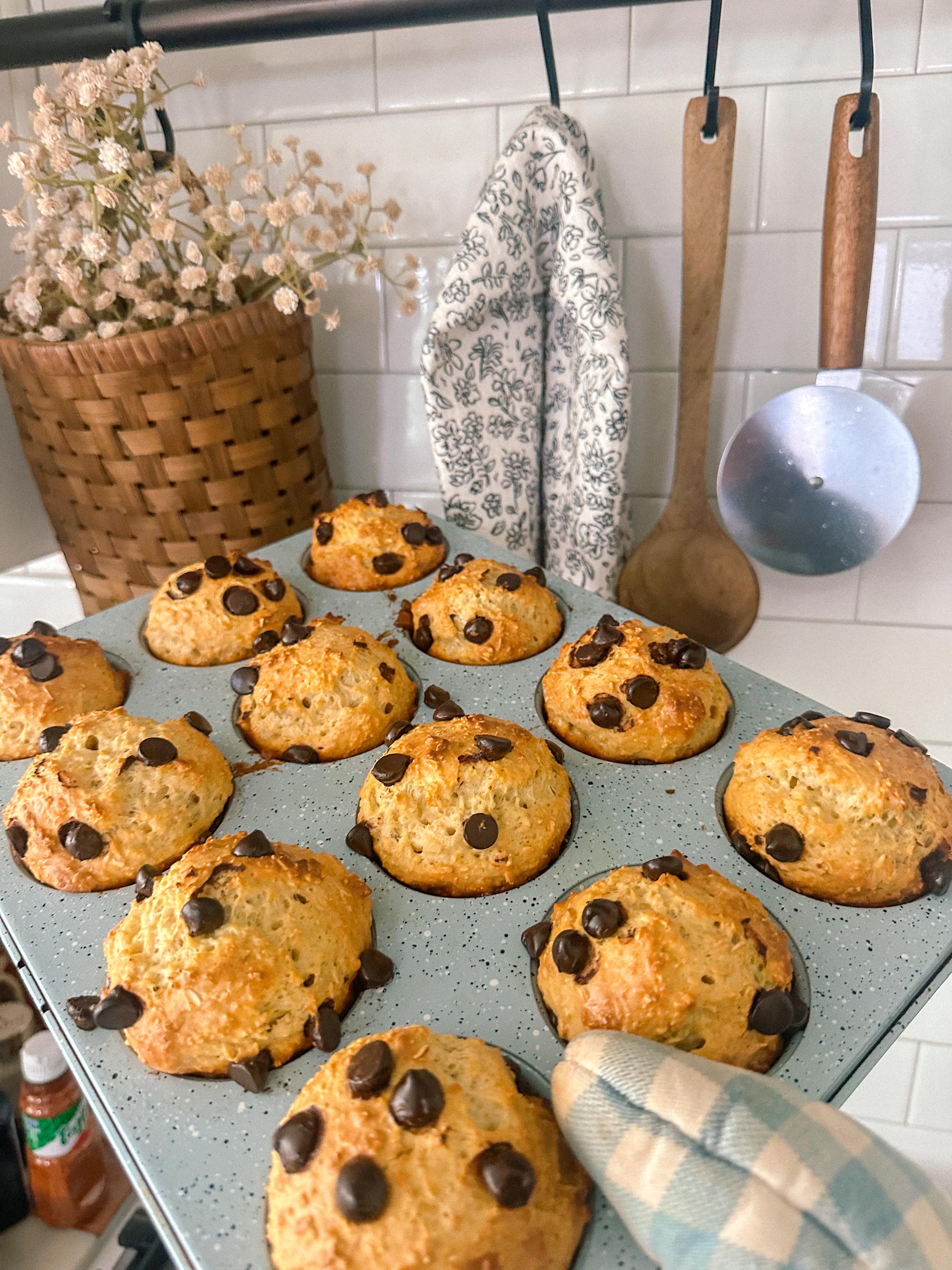 cottage cheese protein muffins, high protein muffins, 4 ingredient protein muffins, healthy protein muffins, no added sugar muffins, cottage cheese muffins, protein powder muffins, oat protein muffins, high protein breakfast muffins, easy protein muffin recipe, healthy breakfast muffins, meal prep protein muffins, cottage cheese oat muffins, naturally sweetened muffins, healthy snack muffins, gluten free protein muffins, blender protein muffins, protein packed muffins, healthy cottage cheese recipes, easy breakfast recipe