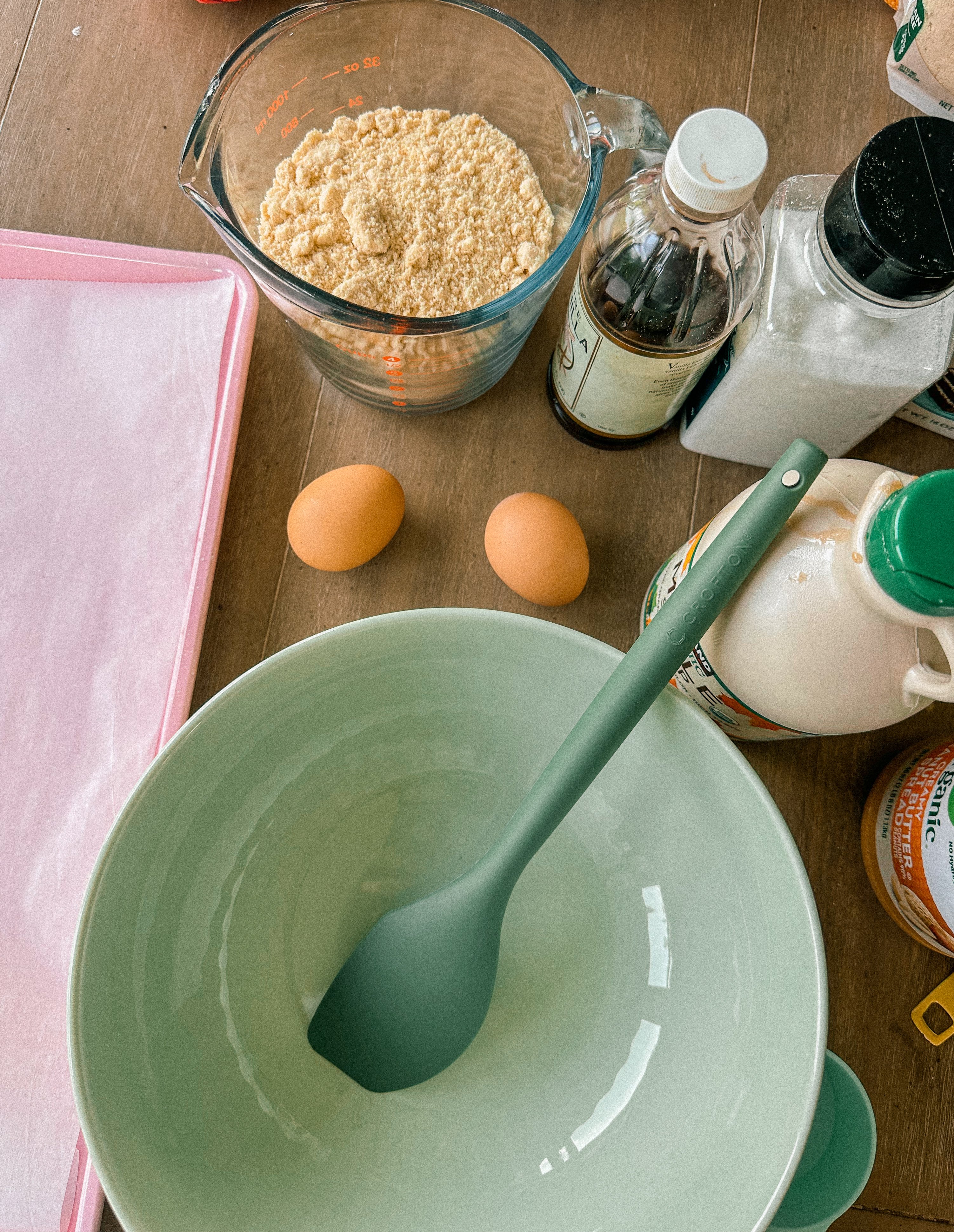 almond flour, peanut butter cookies, almond cookies, no refined sugar, sugar free, maple syrup, gluten-free, dairy-free, grain free, healthy food for family, healthy cookies, healthy dessert, healthy toddler food, breakfast cookies, almond flour cookies, peanut butter cookies, lower carb, sugar free