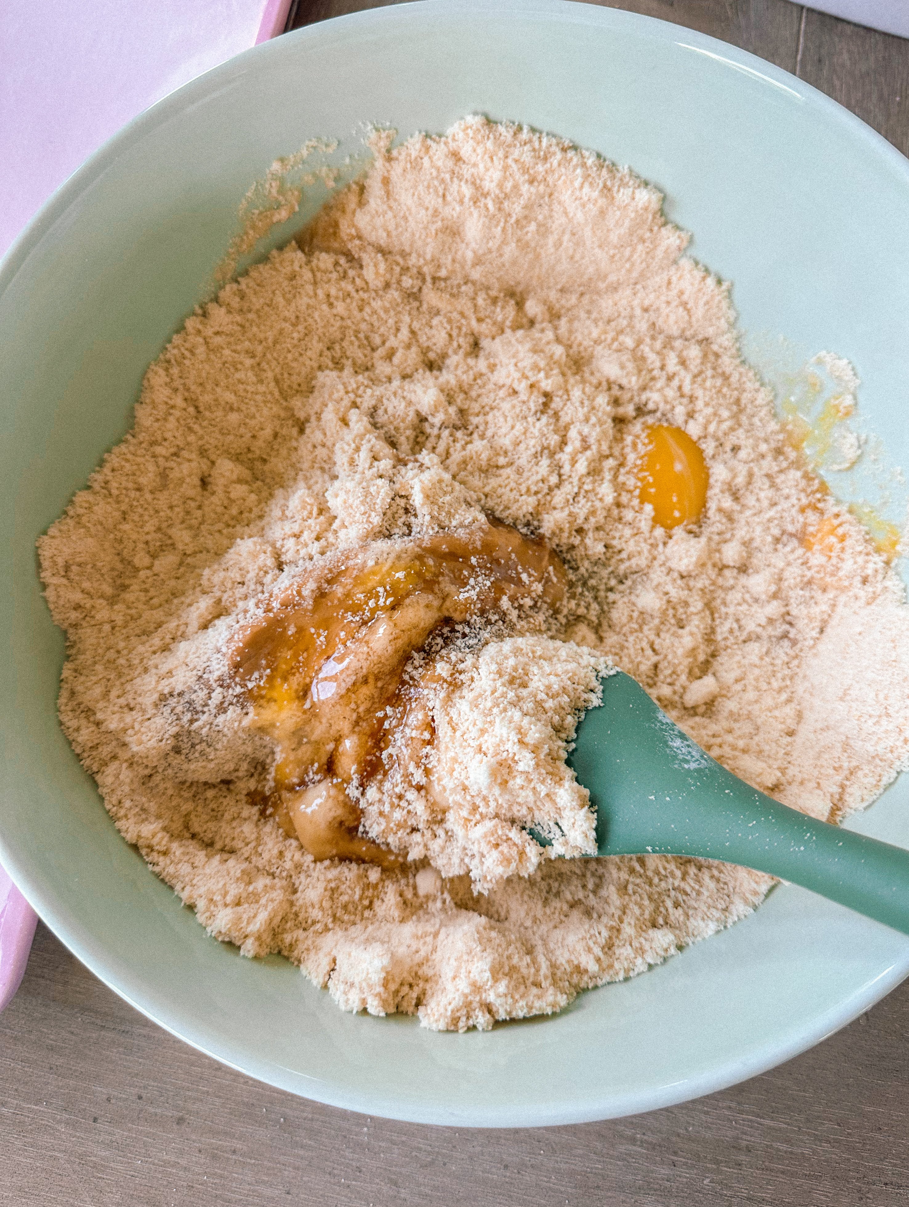 almond flour, peanut butter cookies, almond cookies, no refined sugar, sugar free, maple syrup, gluten-free, dairy-free, grain free, healthy food for family, healthy cookies, healthy dessert, healthy toddler food, breakfast cookies, almond flour cookies, peanut butter cookies, lower carb, sugar free