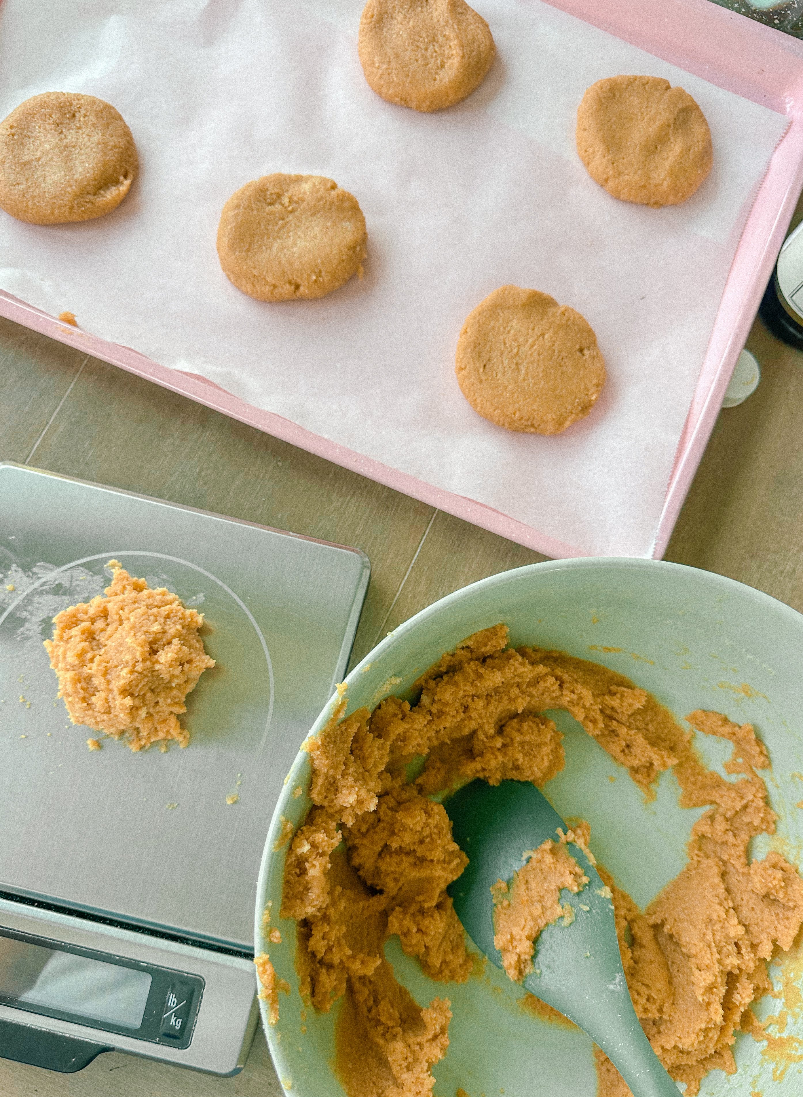 almond flour, peanut butter cookies, almond cookies, no refined sugar, sugar free, maple syrup, gluten-free, dairy-free, grain free, healthy food for family, healthy cookies, healthy dessert, healthy toddler food, breakfast cookies, almond flour cookies, peanut butter cookies, lower carb, sugar free