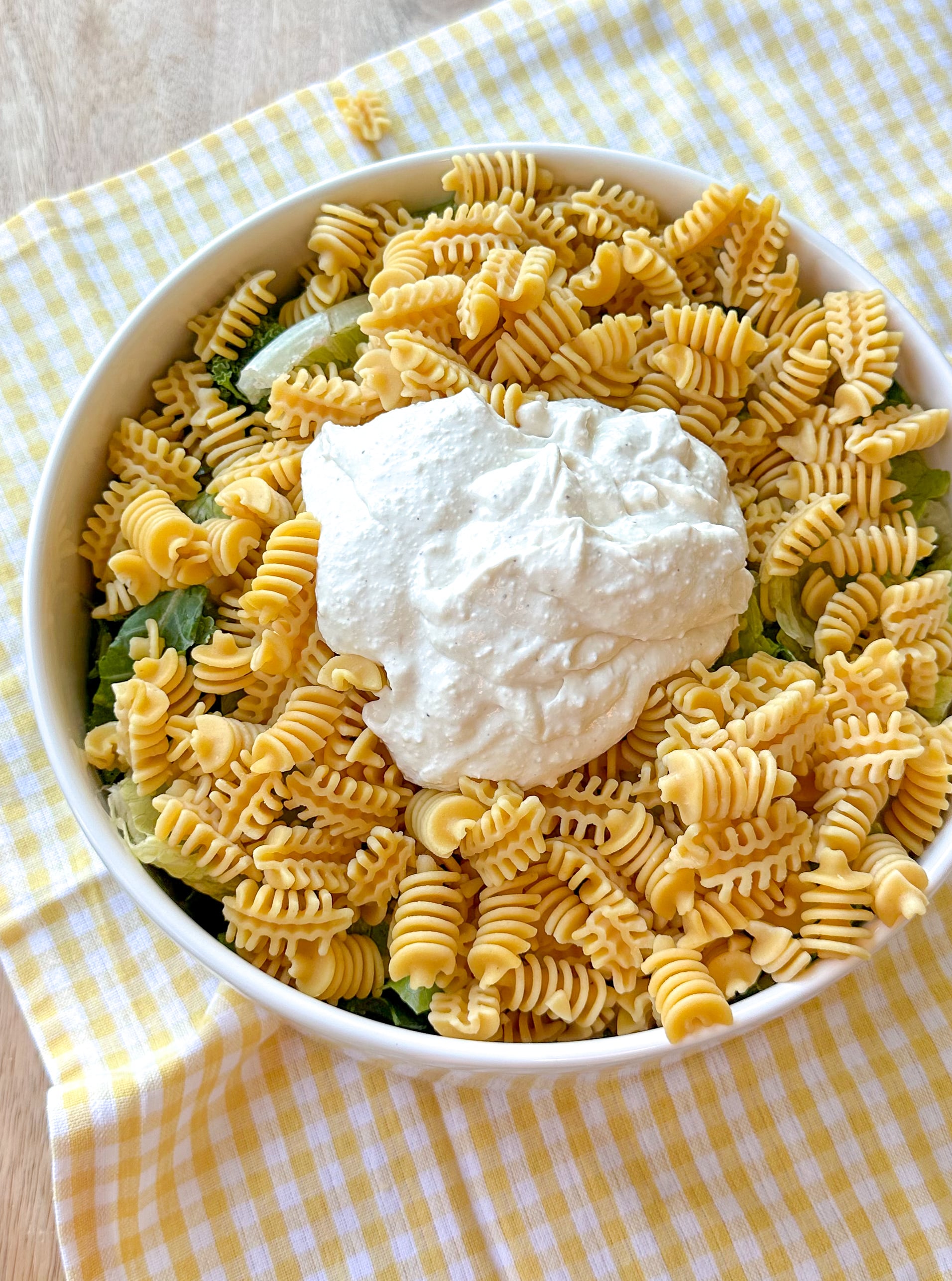 cottage cheese protein caesar pasta, protein pasta salad, cottage cheese pasta sauce, caesar cottage cheese dressing, protein pasta, brami protein pasta, chicken, healthy eating, kale, low carb, parmesan, lunch, summer, healthy food