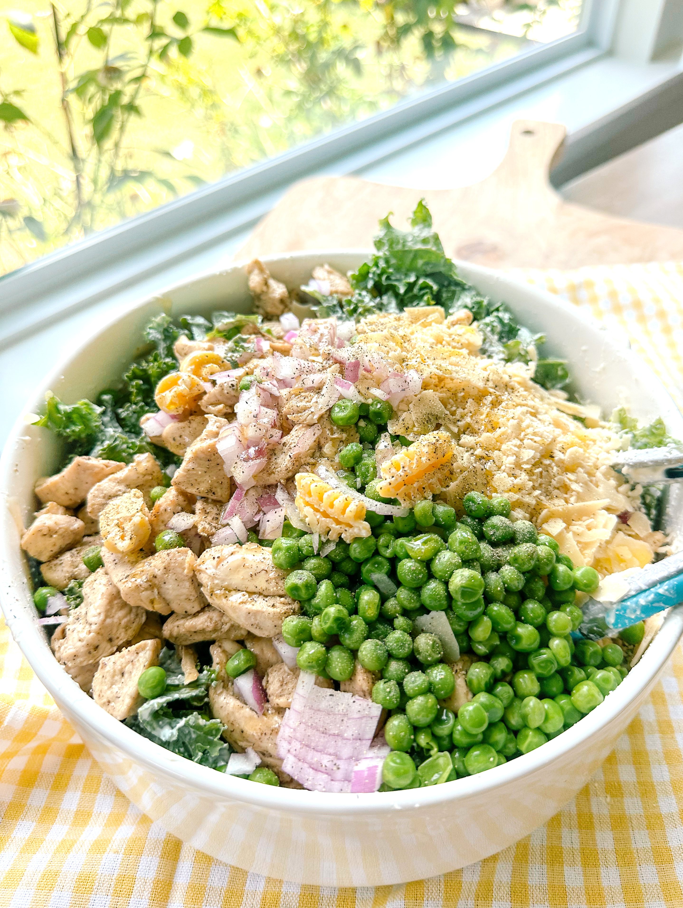 cottage cheese protein caesar pasta, protein pasta salad, cottage cheese pasta sauce, caesar cottage cheese dressing, protein pasta, brami protein pasta, chicken, healthy eating, kale, low carb, parmesan, lunch, summer, healthy food