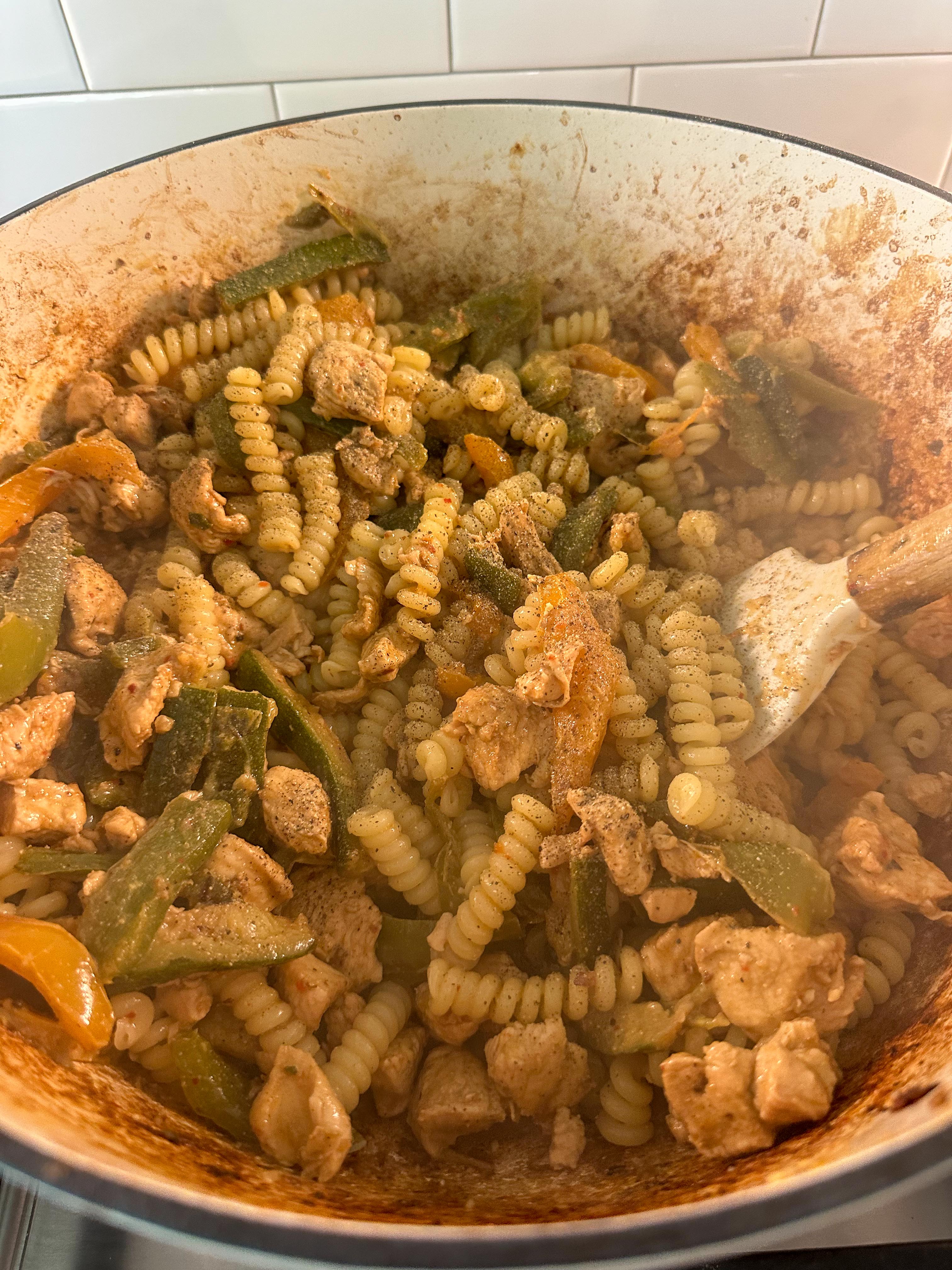 fajitas, chicken fajita pasta, pasta, dinner, high protein, easy dinner, greek yogurt, healthy meals, easy meals, siete fajita, organic, healthy food for my family